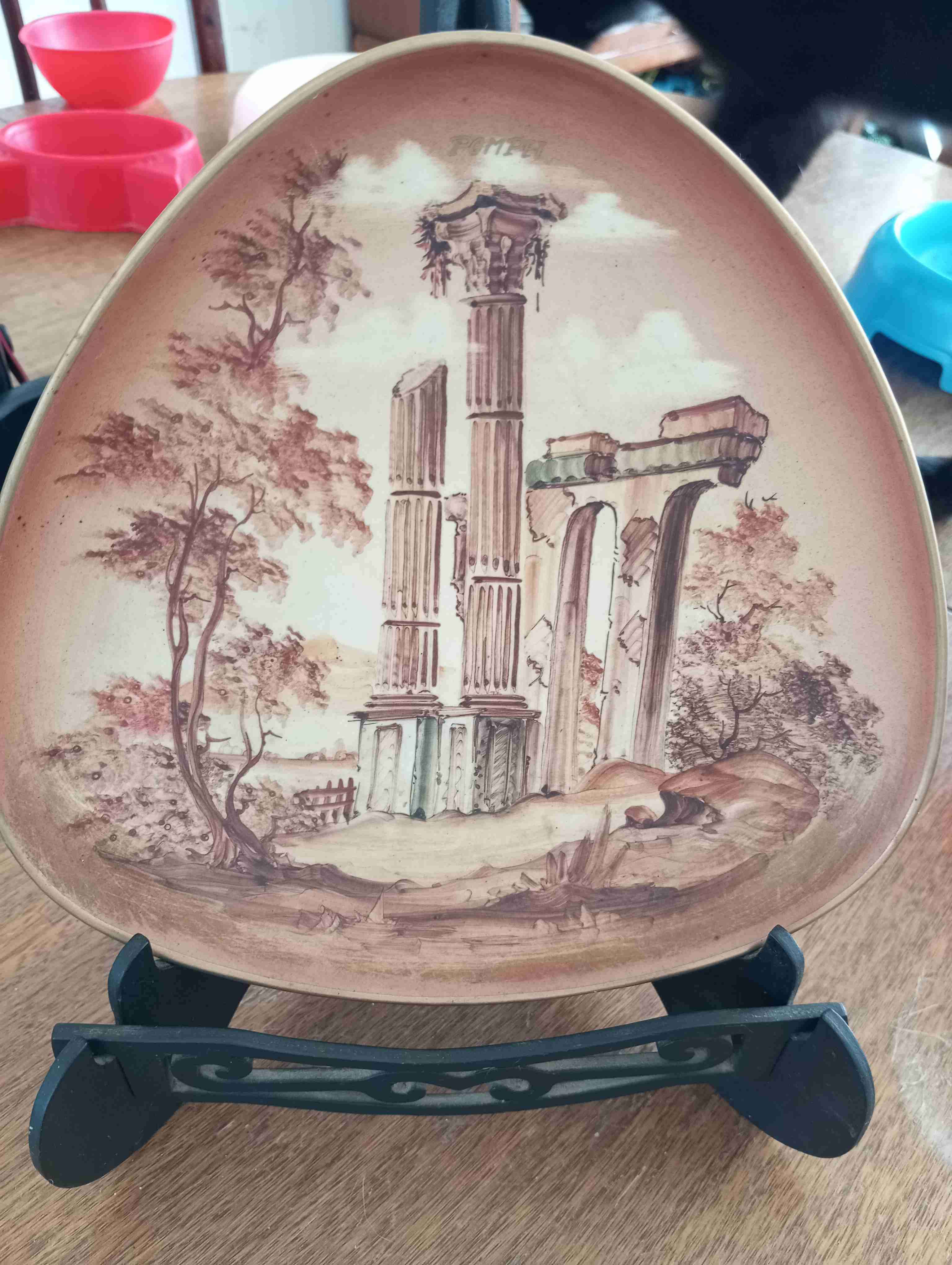 Plato decorativo de cerámica