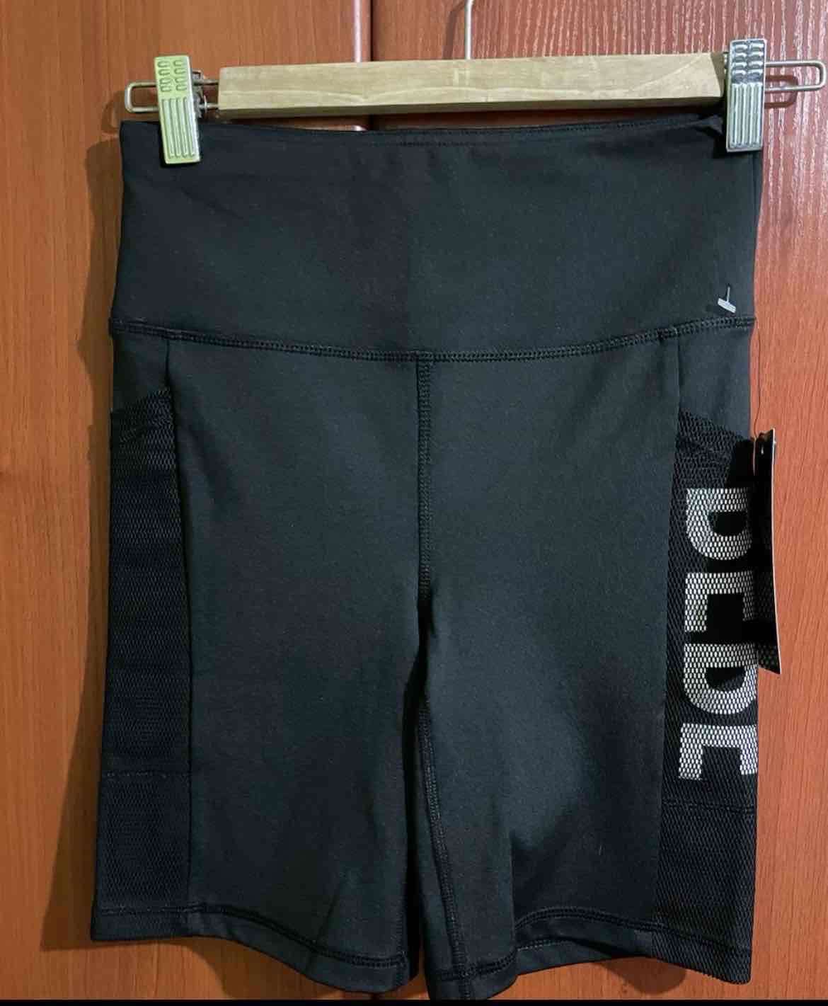 Shorts deportivos negros