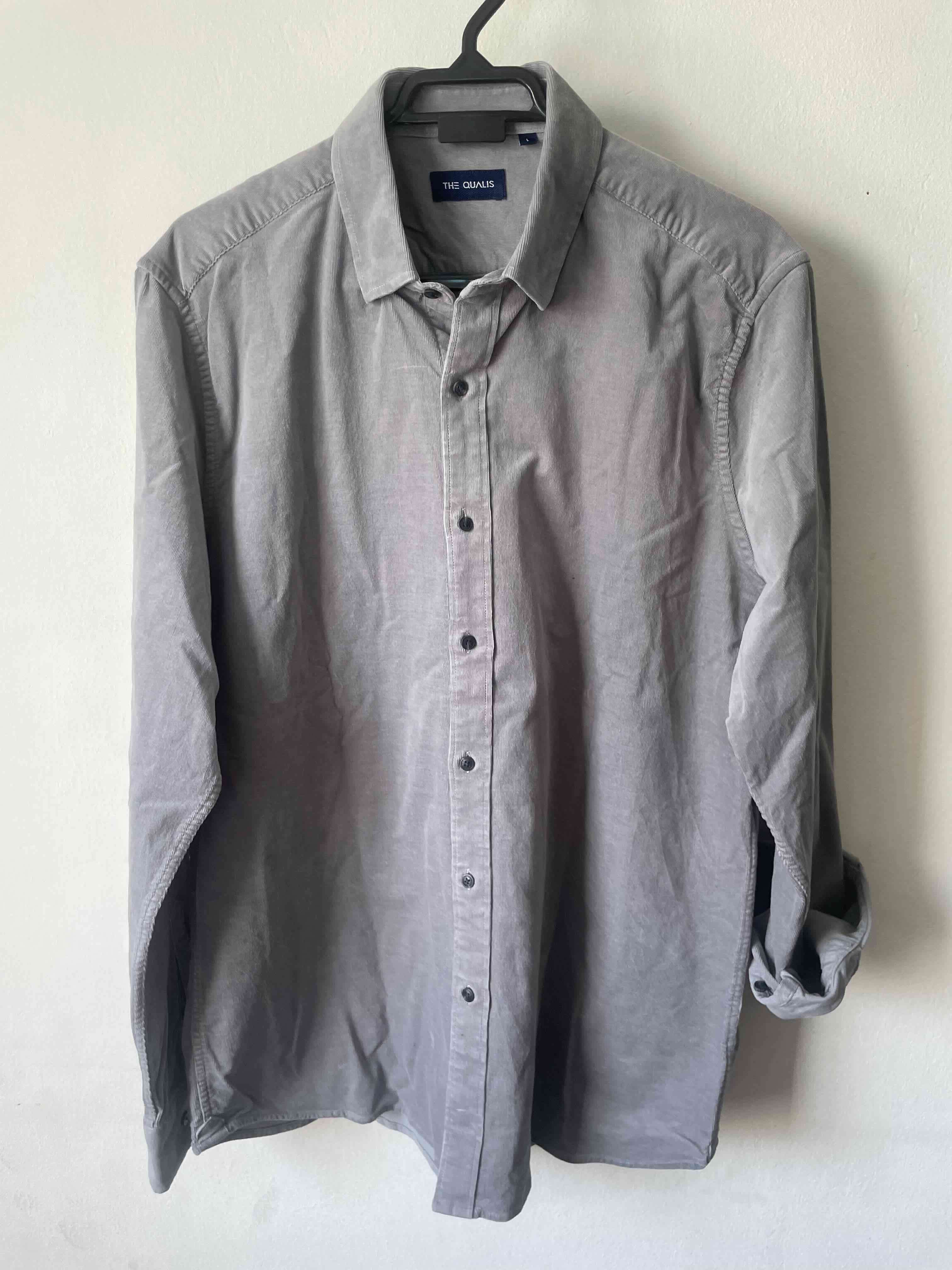 Camisa gris de hombre