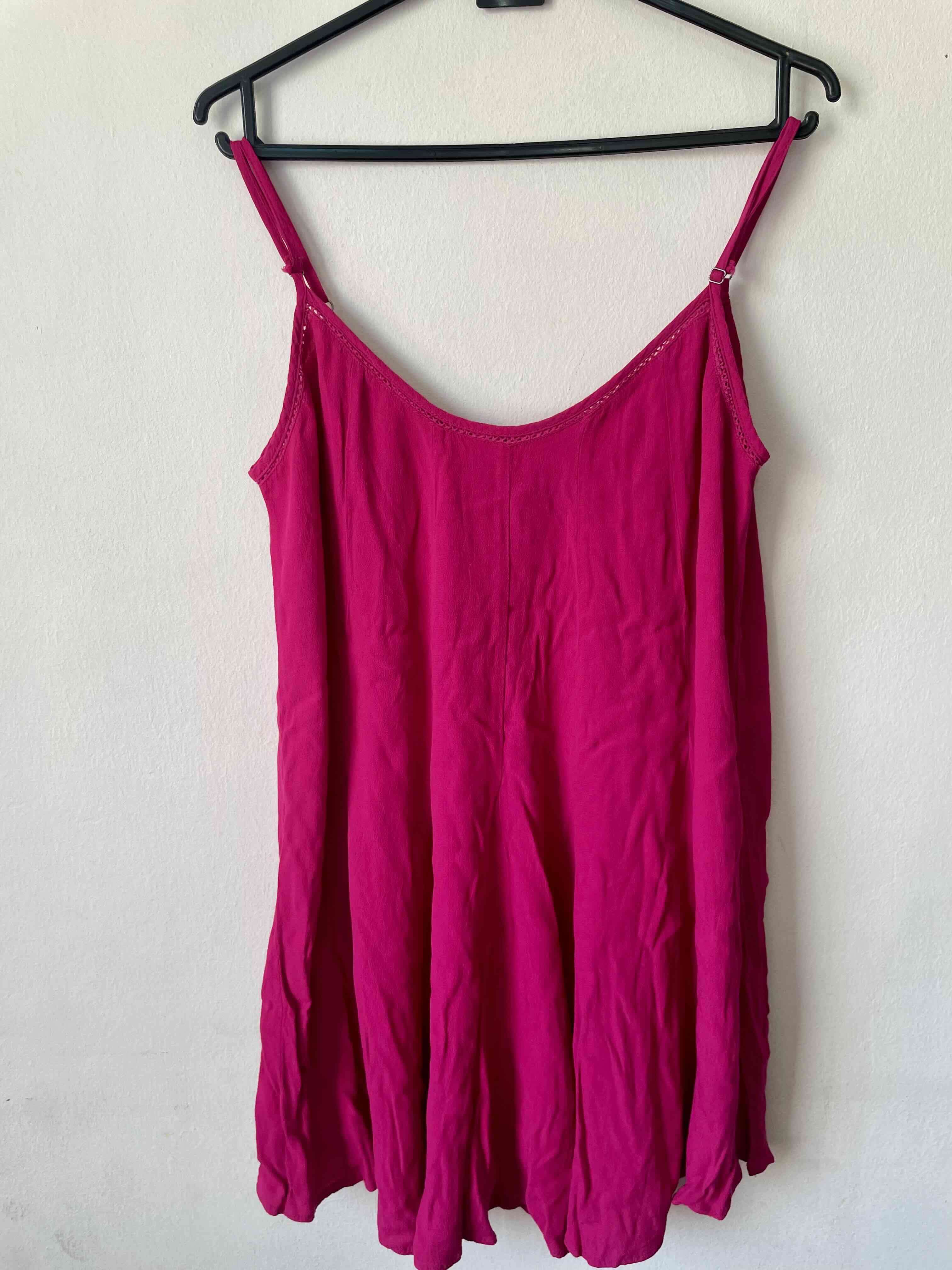 Vestido fucsia tirantes