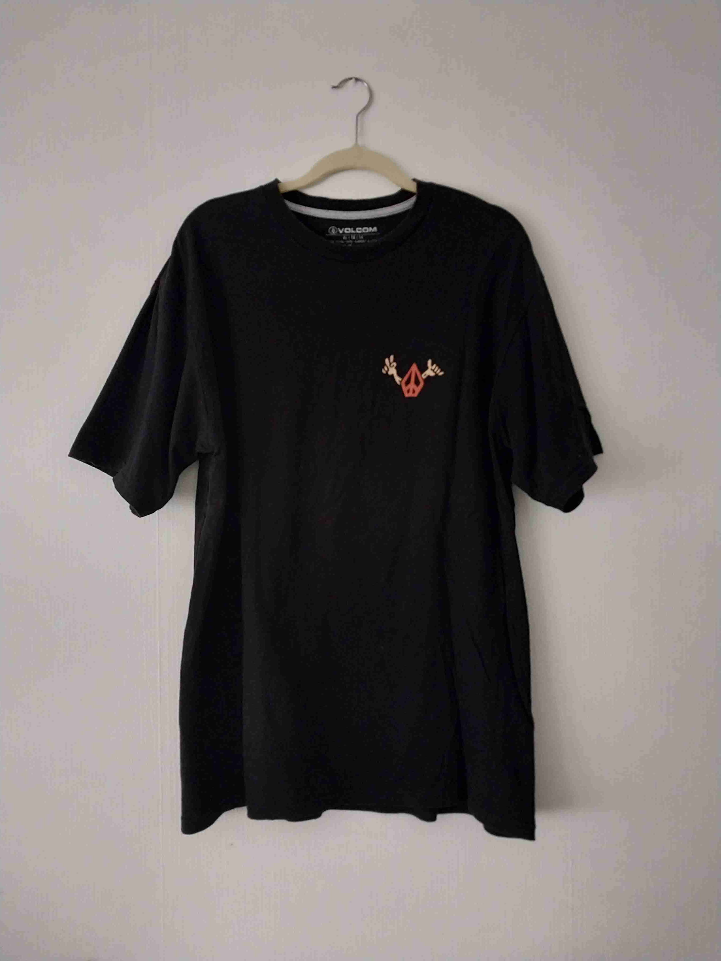 Polera negra Volcom