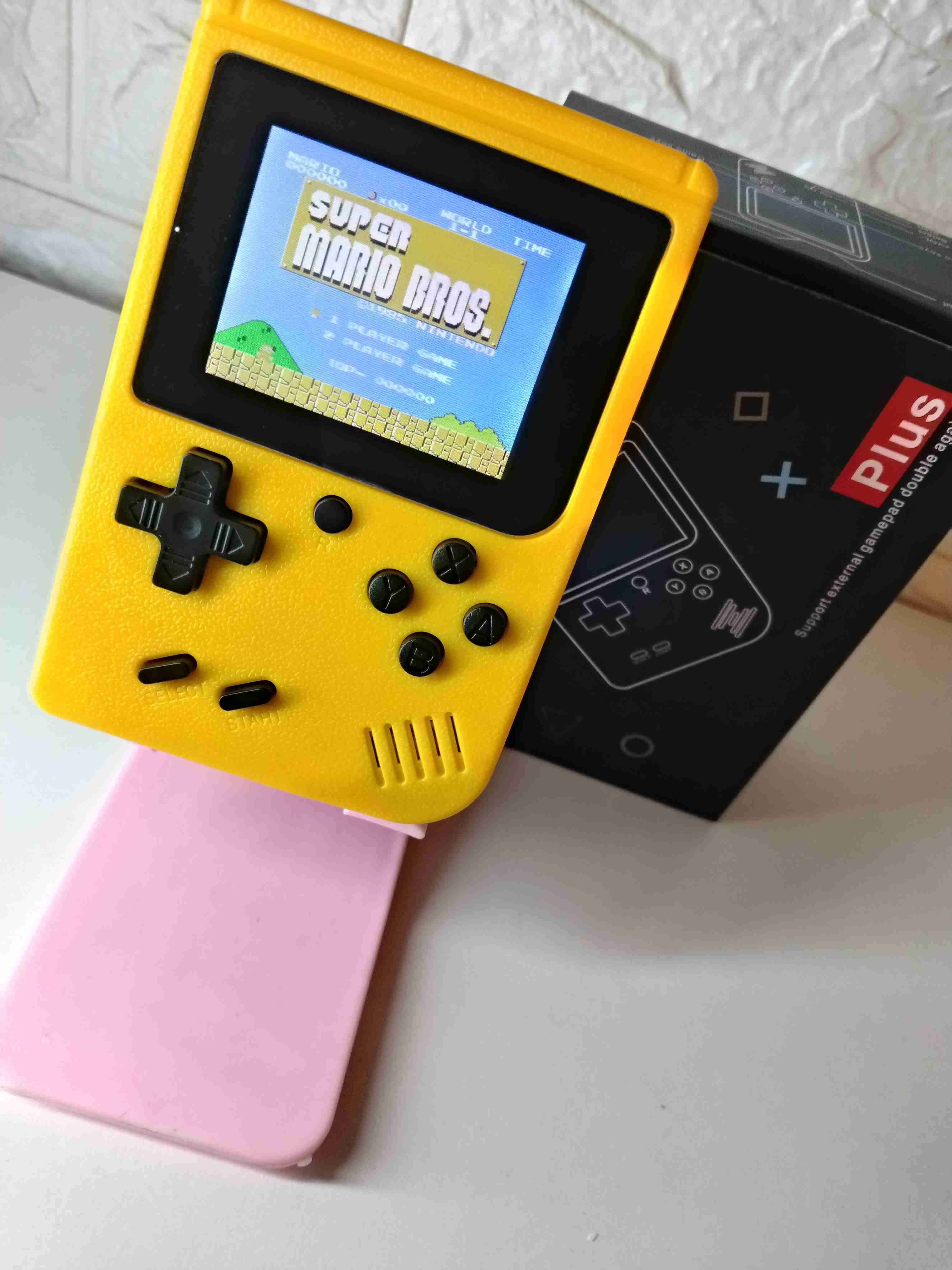 Consola portátil amarilla retro 8 bits 400 juegos