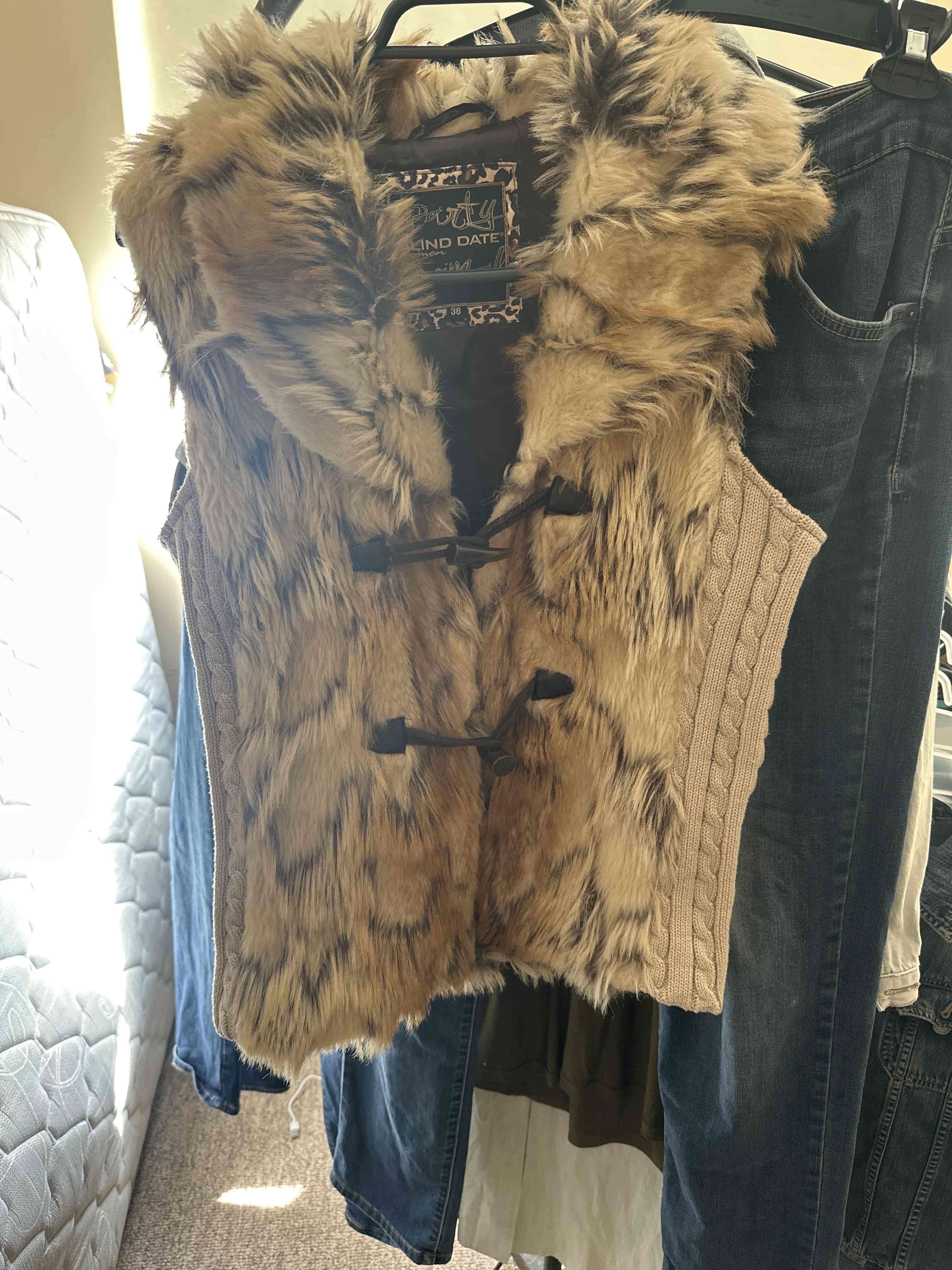 Chaleco sin mangas, de piel sintética talla 36