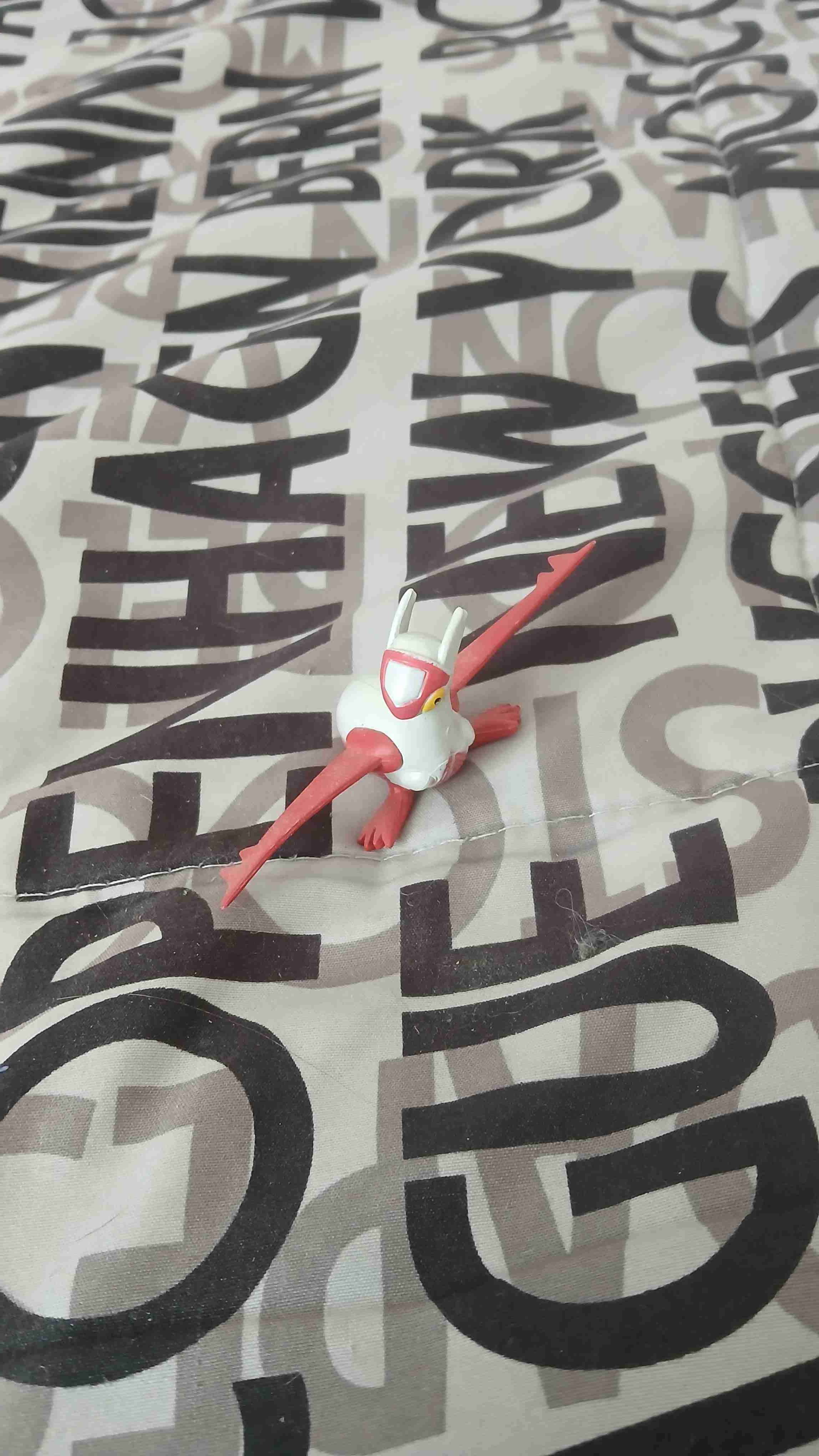 Juguete Latias Pokémon