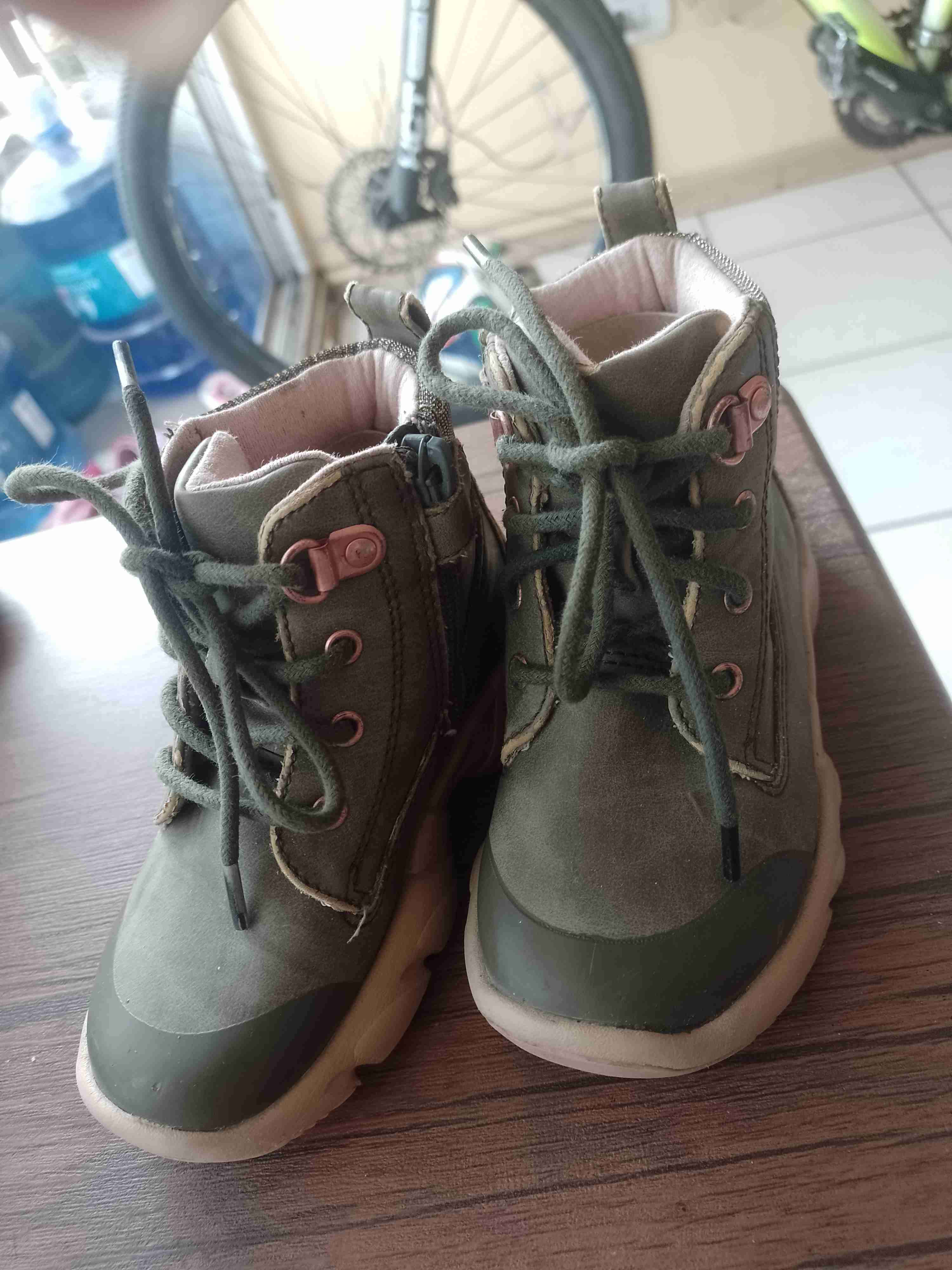 Botines de niño verdes