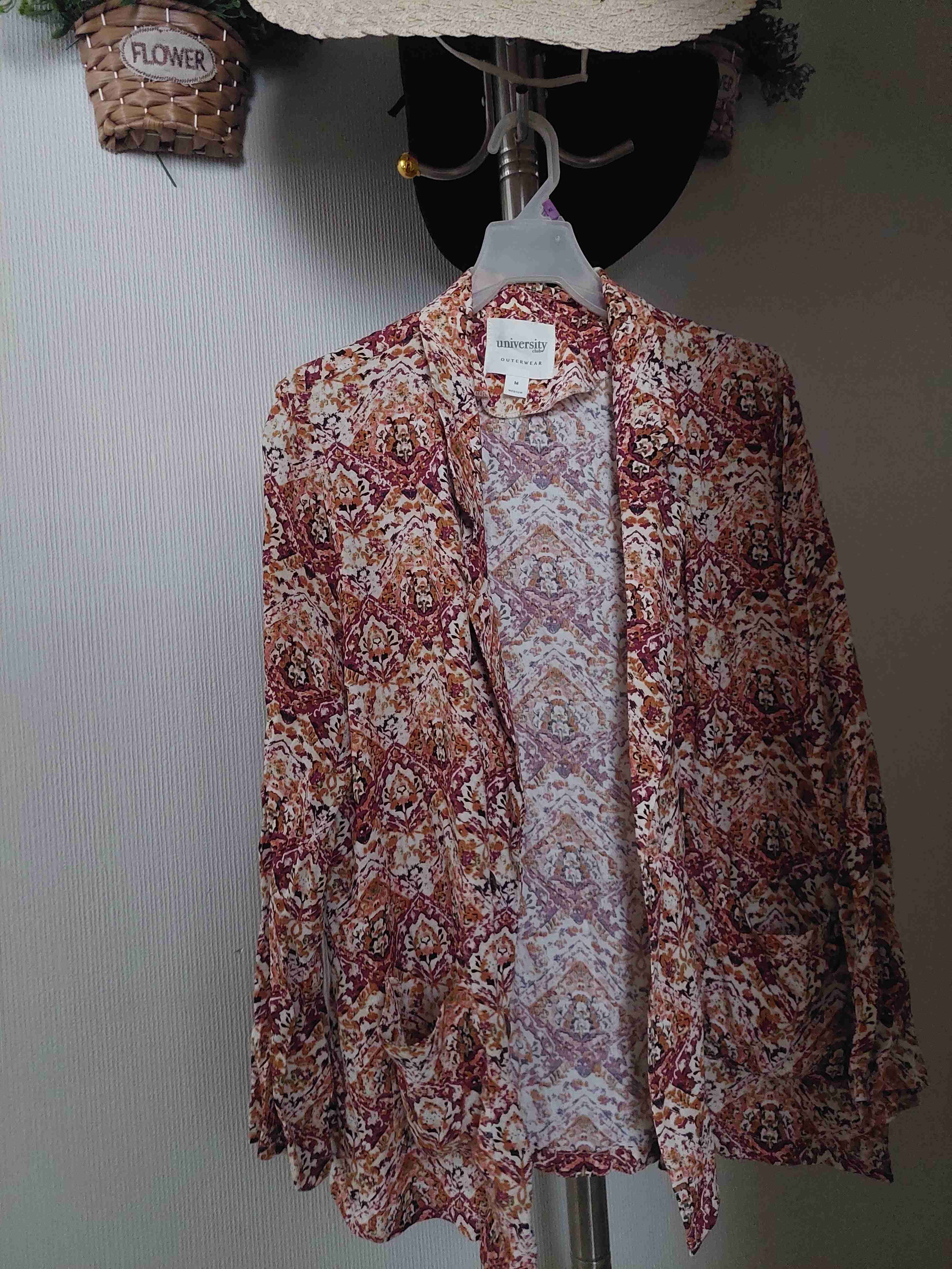 Blazer talla M de caída libre muy cómodo