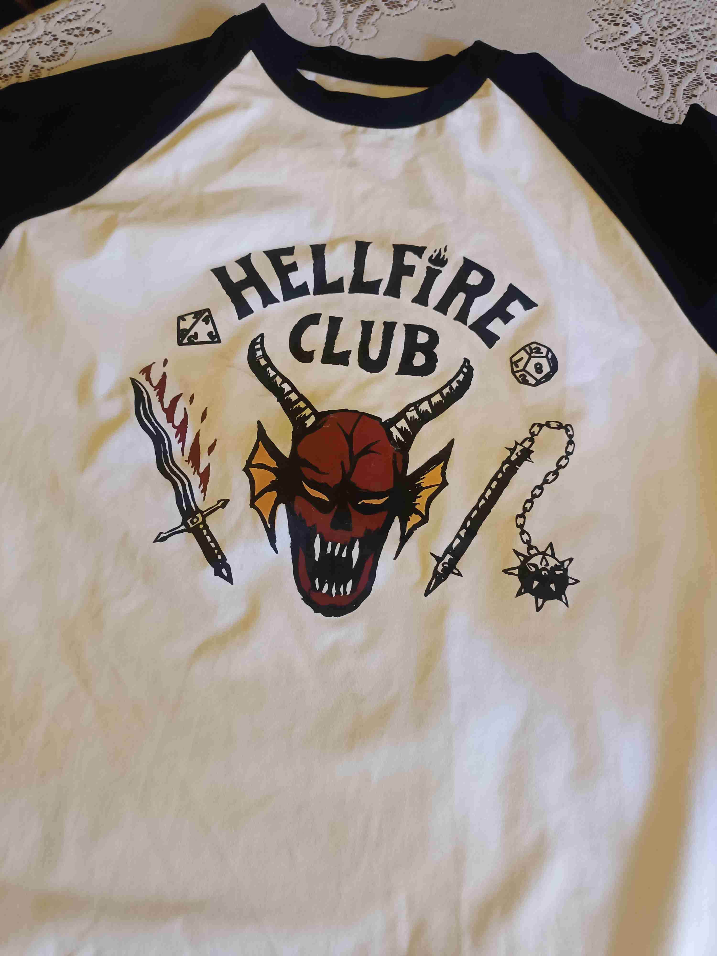 Polera Hellfire Club