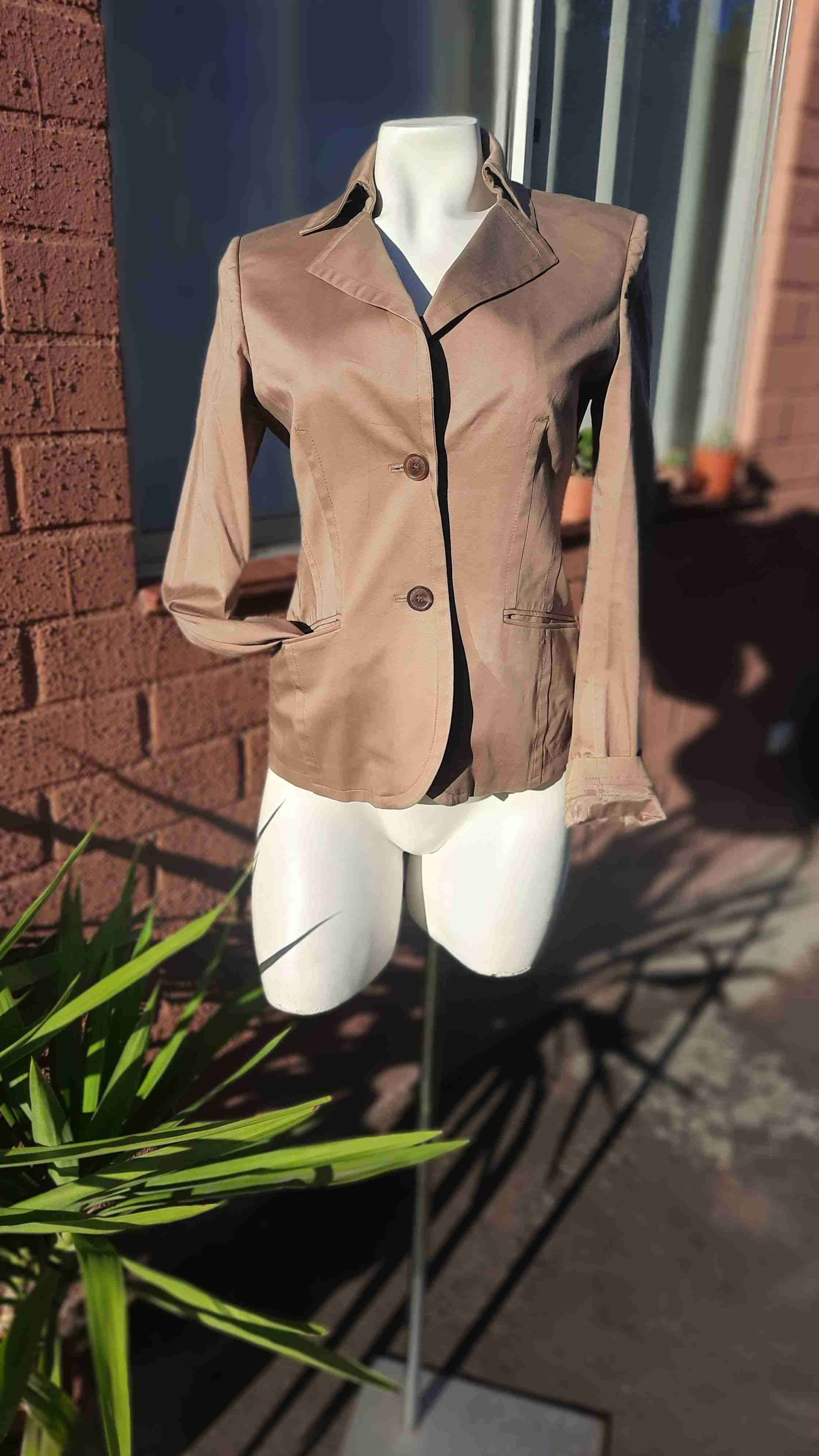 Blazer beige para mujer Esprit