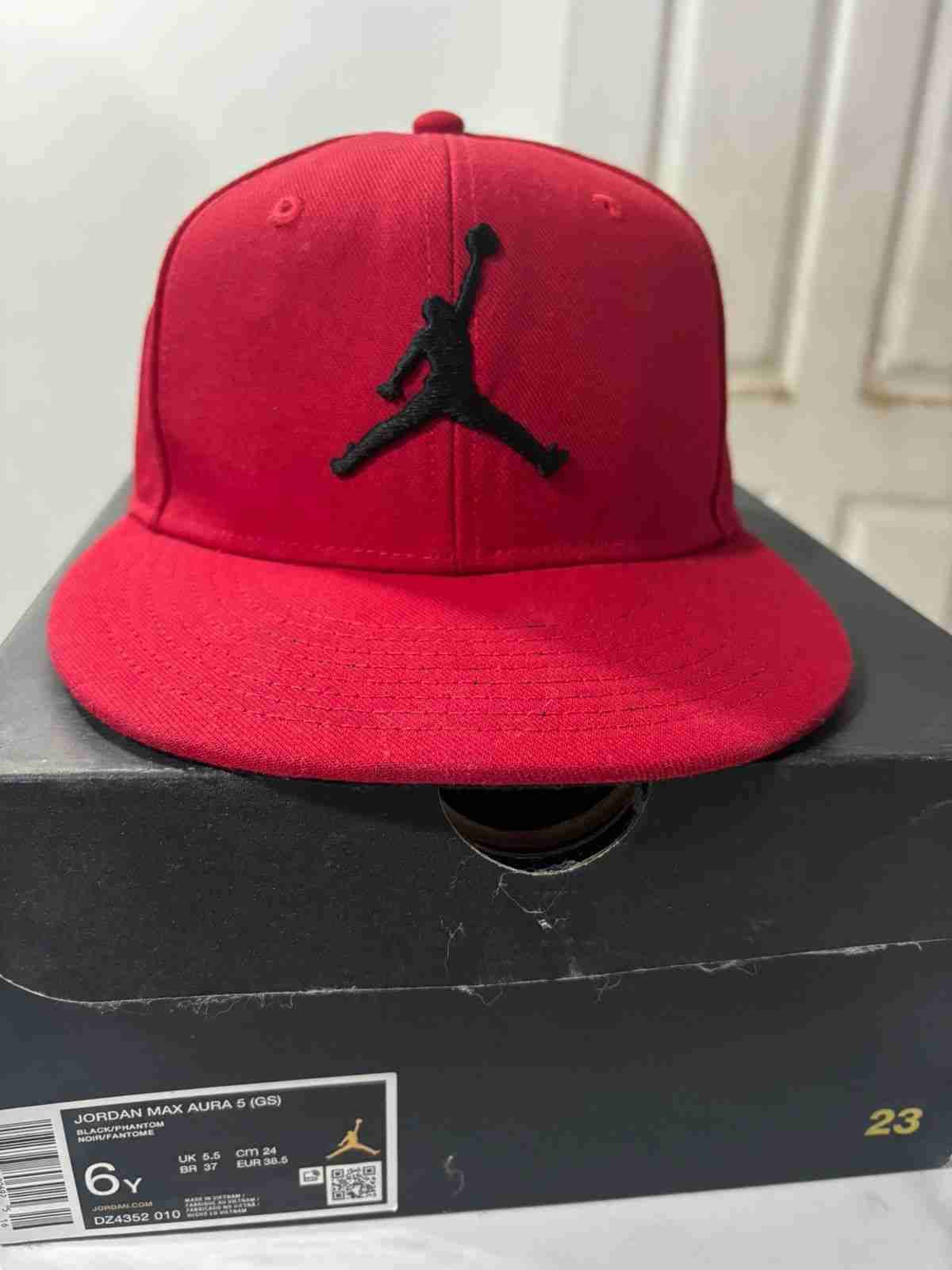 Gorra roja Jordan