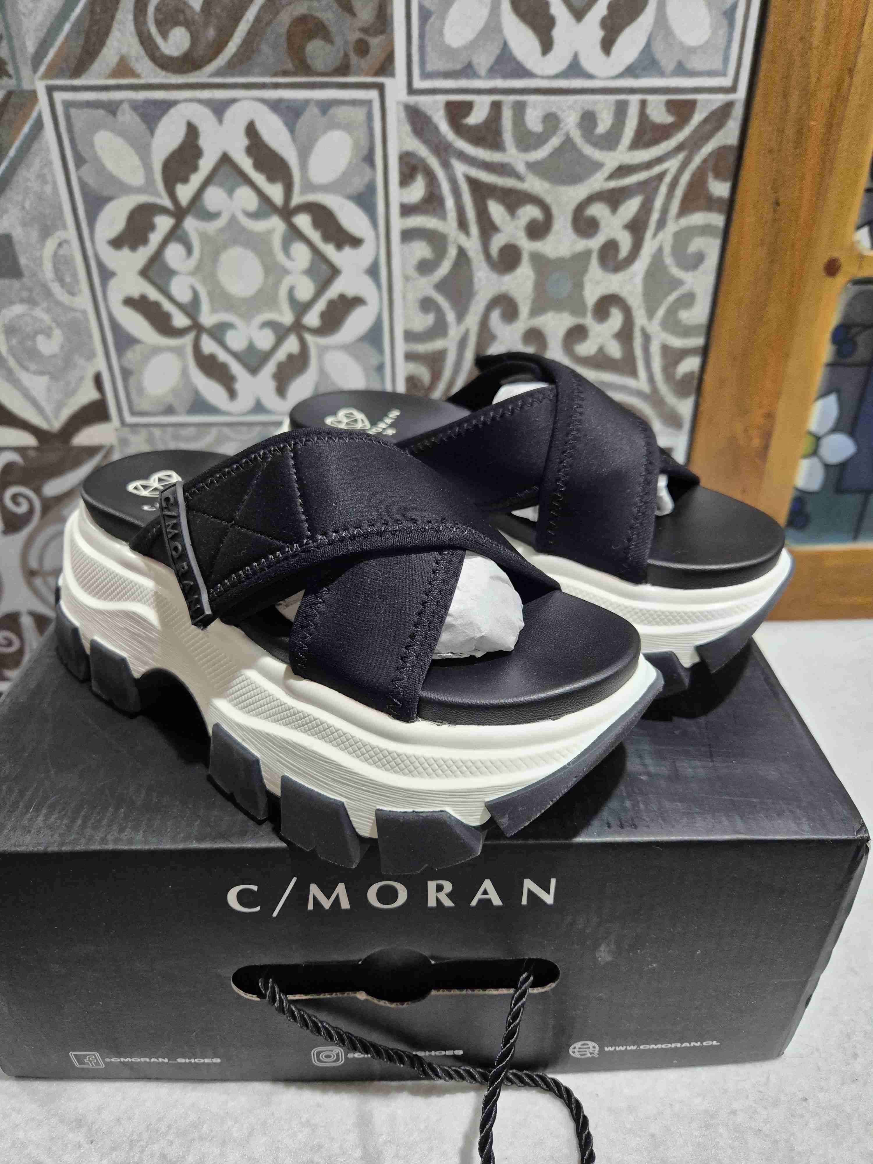 Sandalias plataforma negras C/Moran