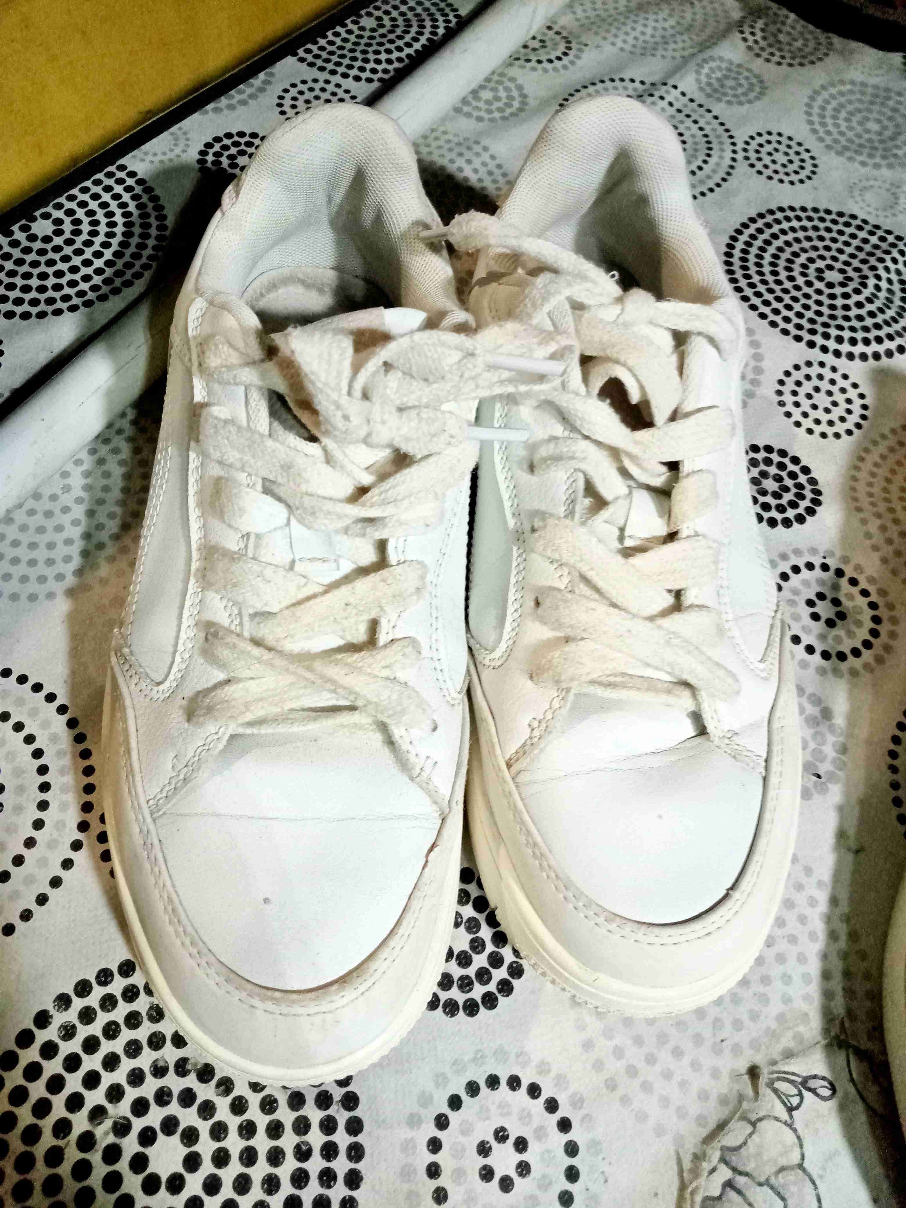 Zapatillas blancas clásicas