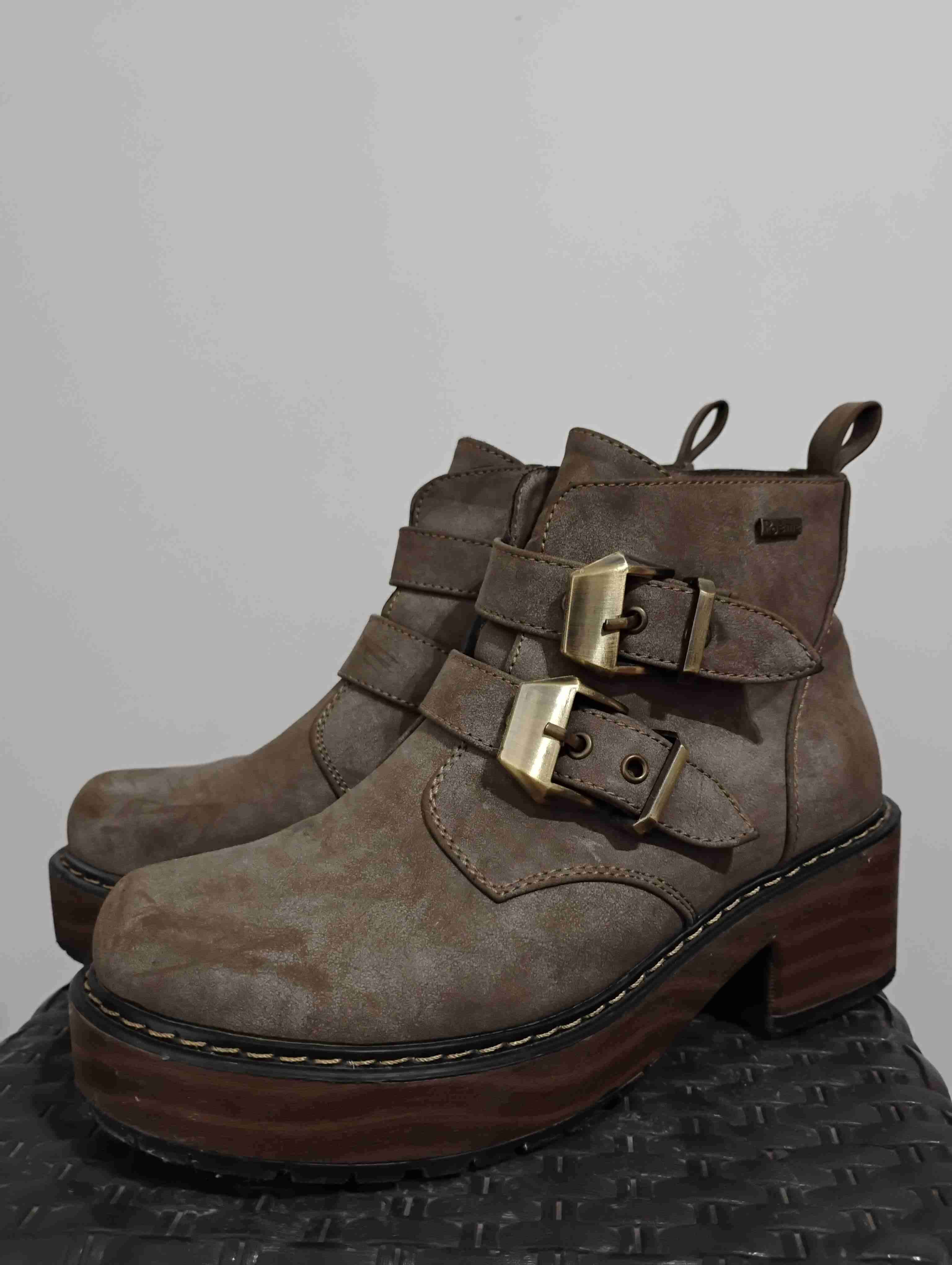 Botines de cuero marrón