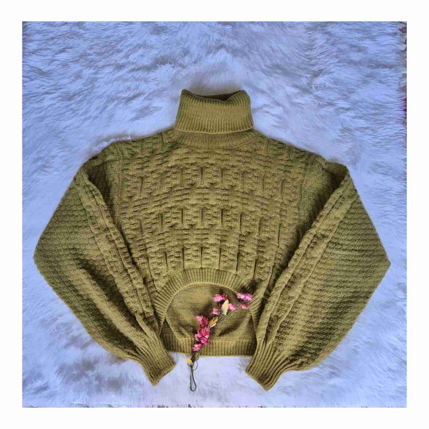 Suéter de cuello alto verde crop nuevo