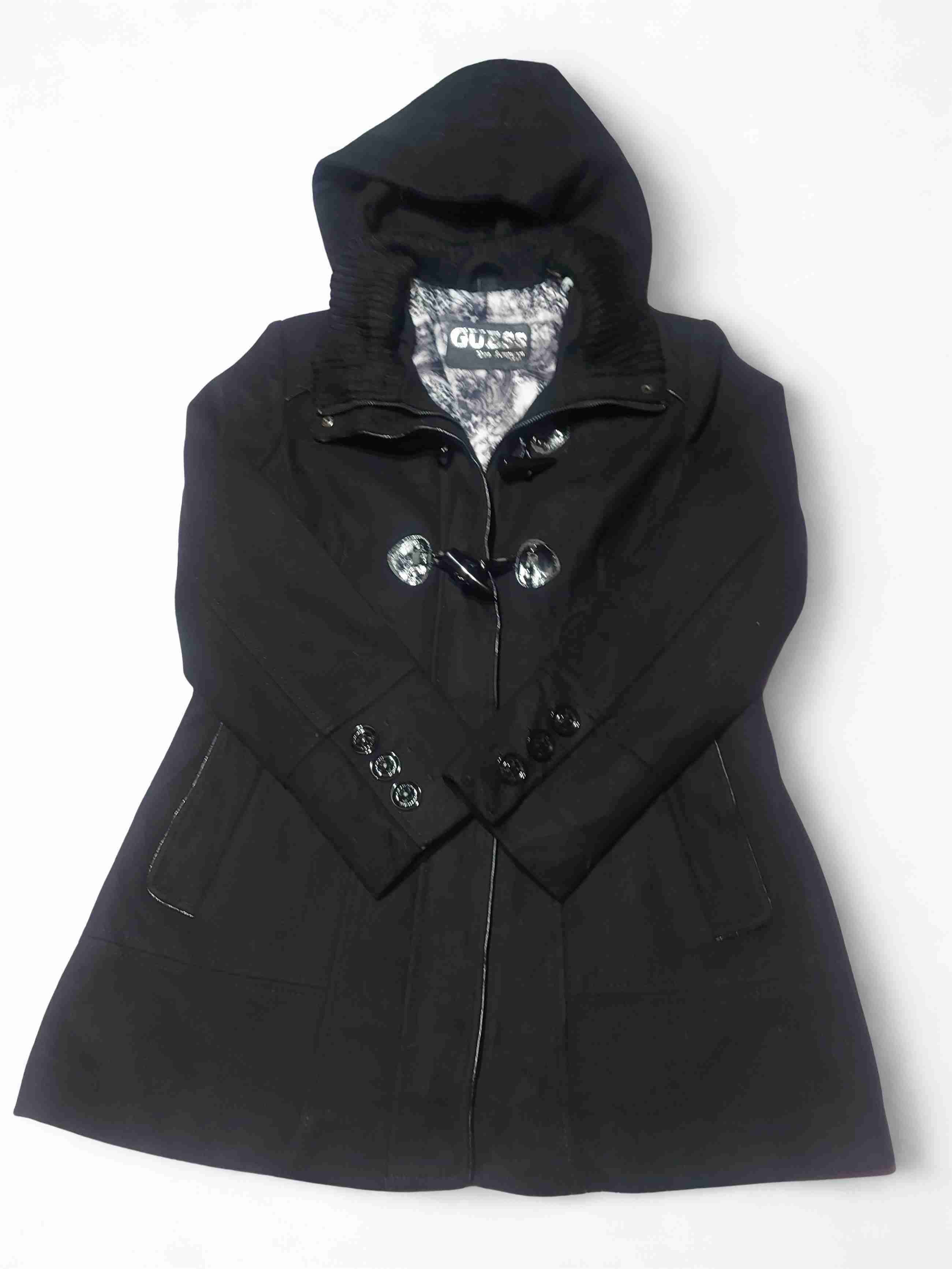 Abrigo negro con capucha Guess, Talla S