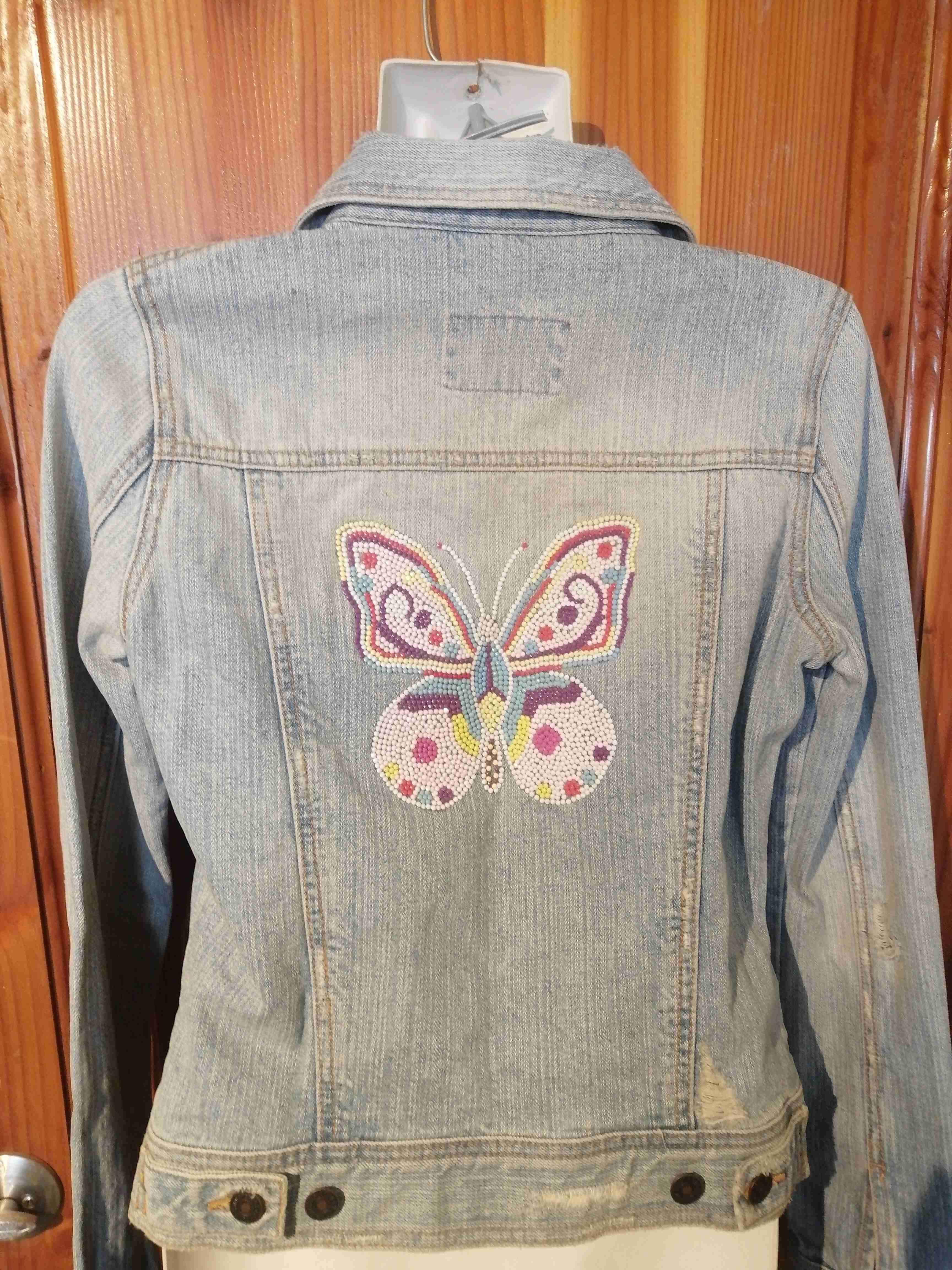 Chaqueta de mezclilla bordada