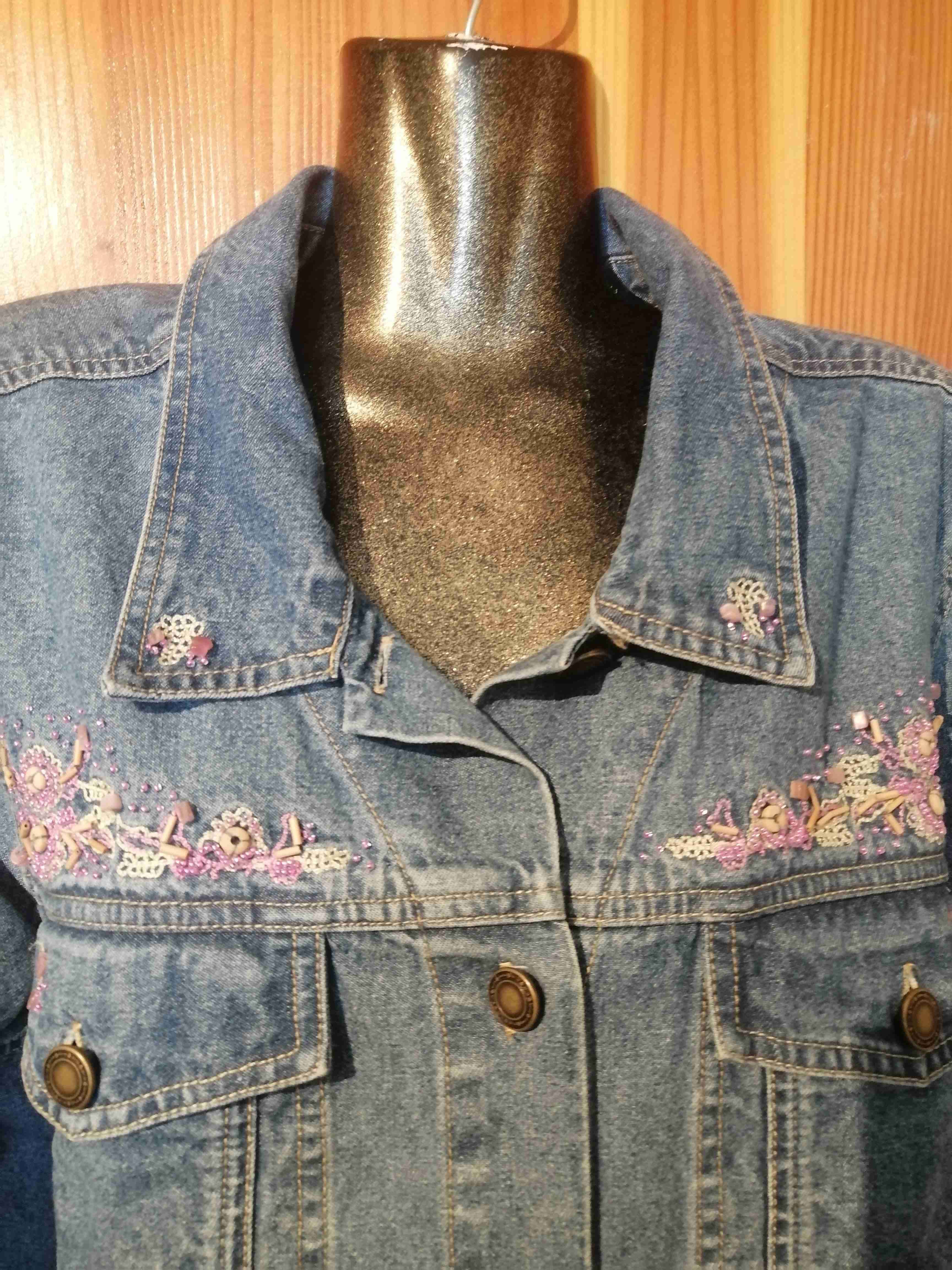 Chaqueta de jean bordada