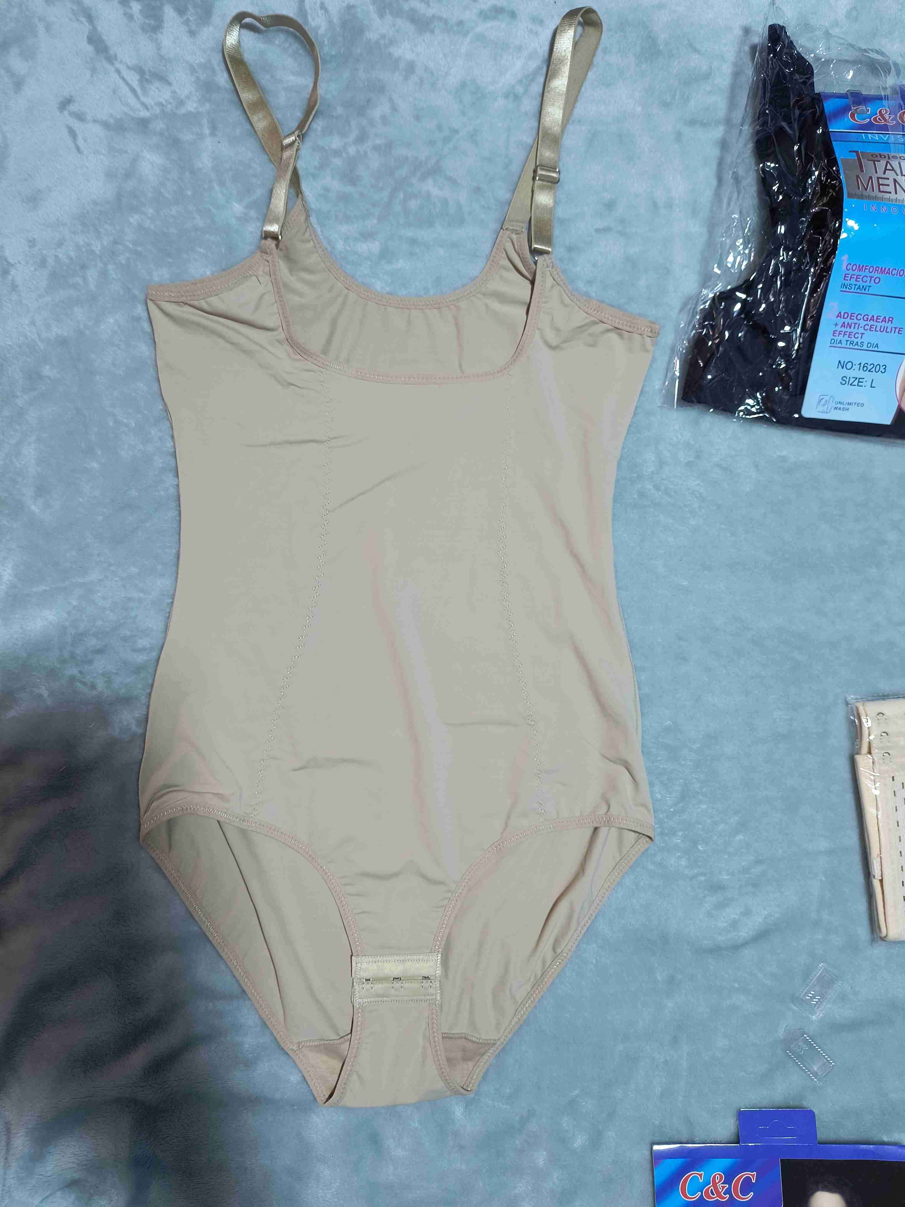 Enterito moldeador beige