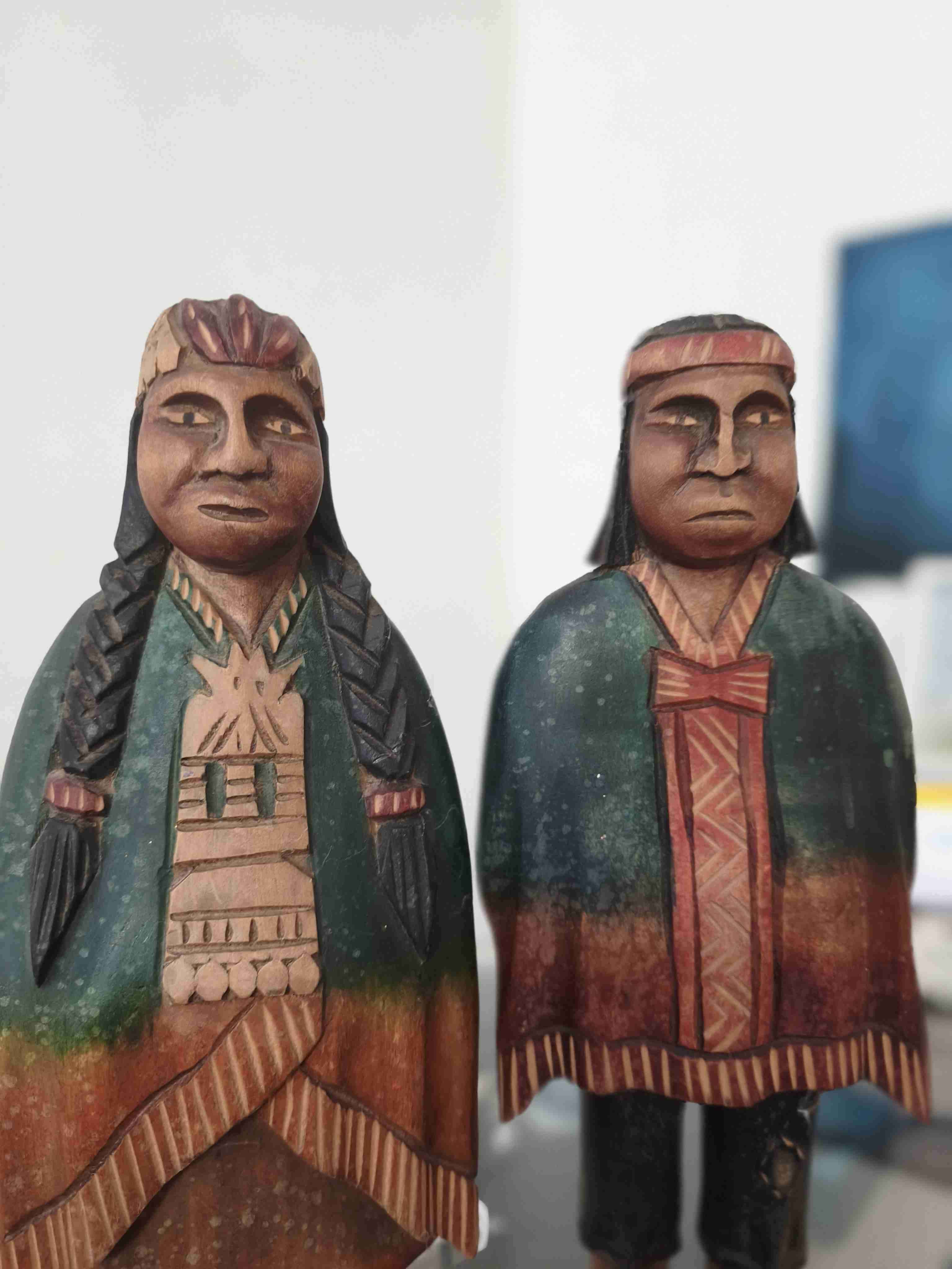 Figuras Mapuches de madera
