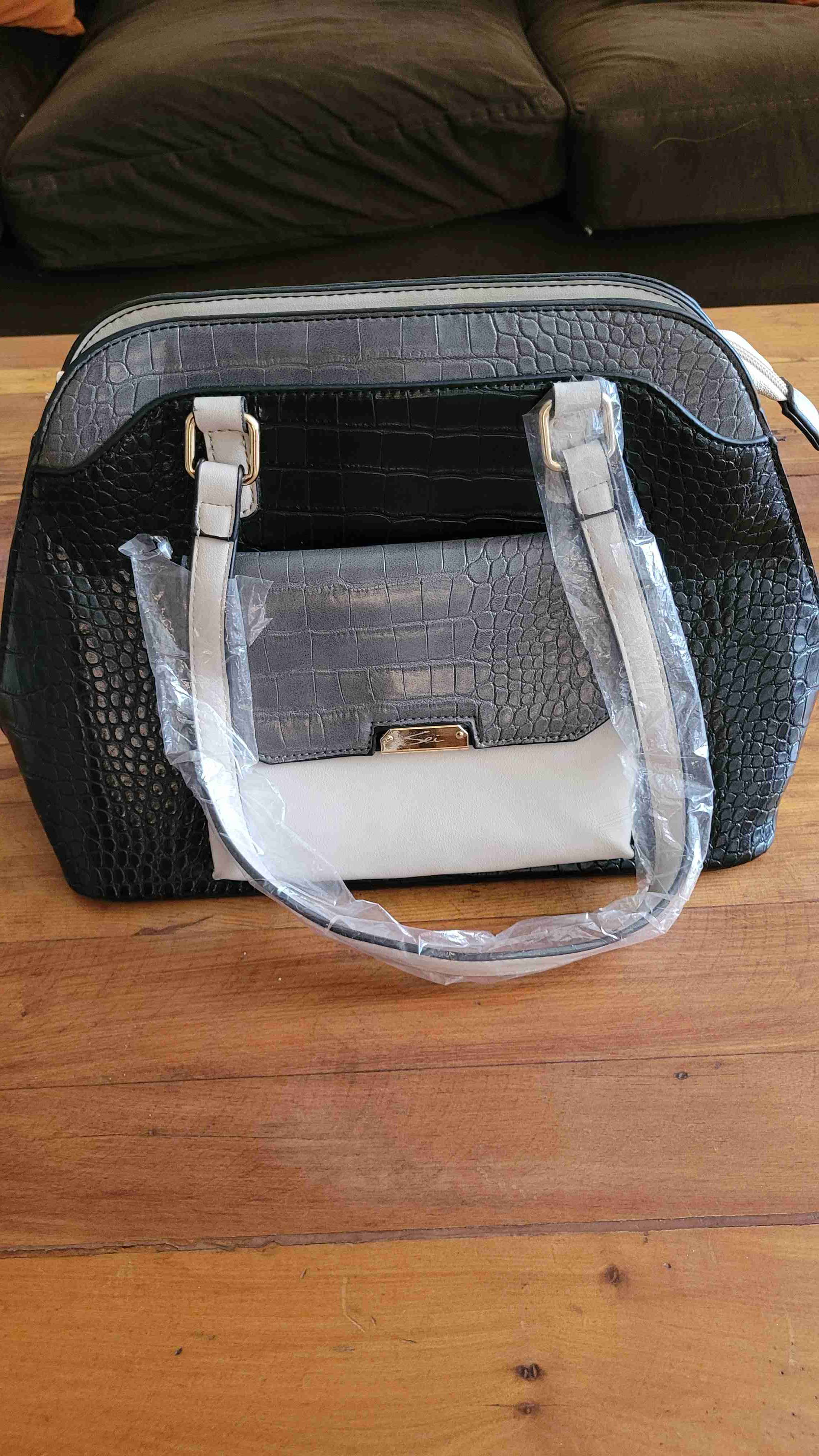 Bolso/Cartera Sei de mano negro y gris Nueva