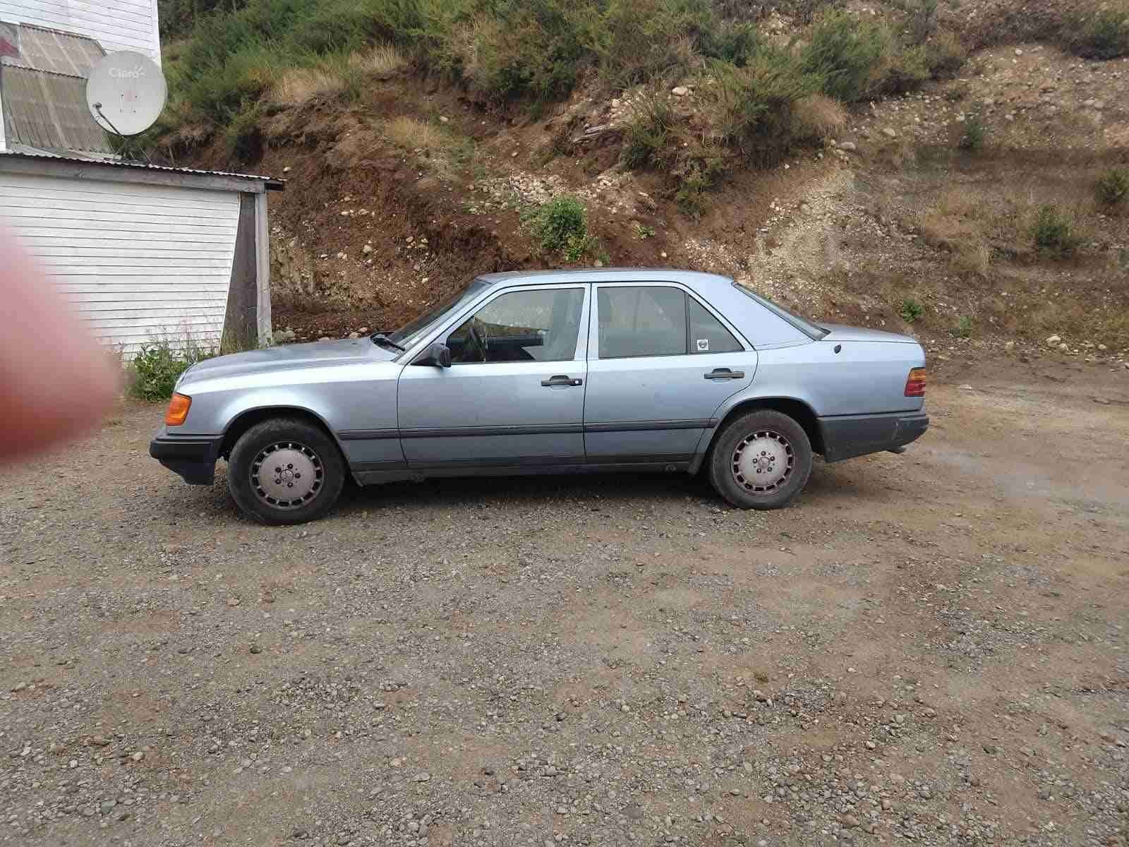 Mercedes Benz 300E,año 1987