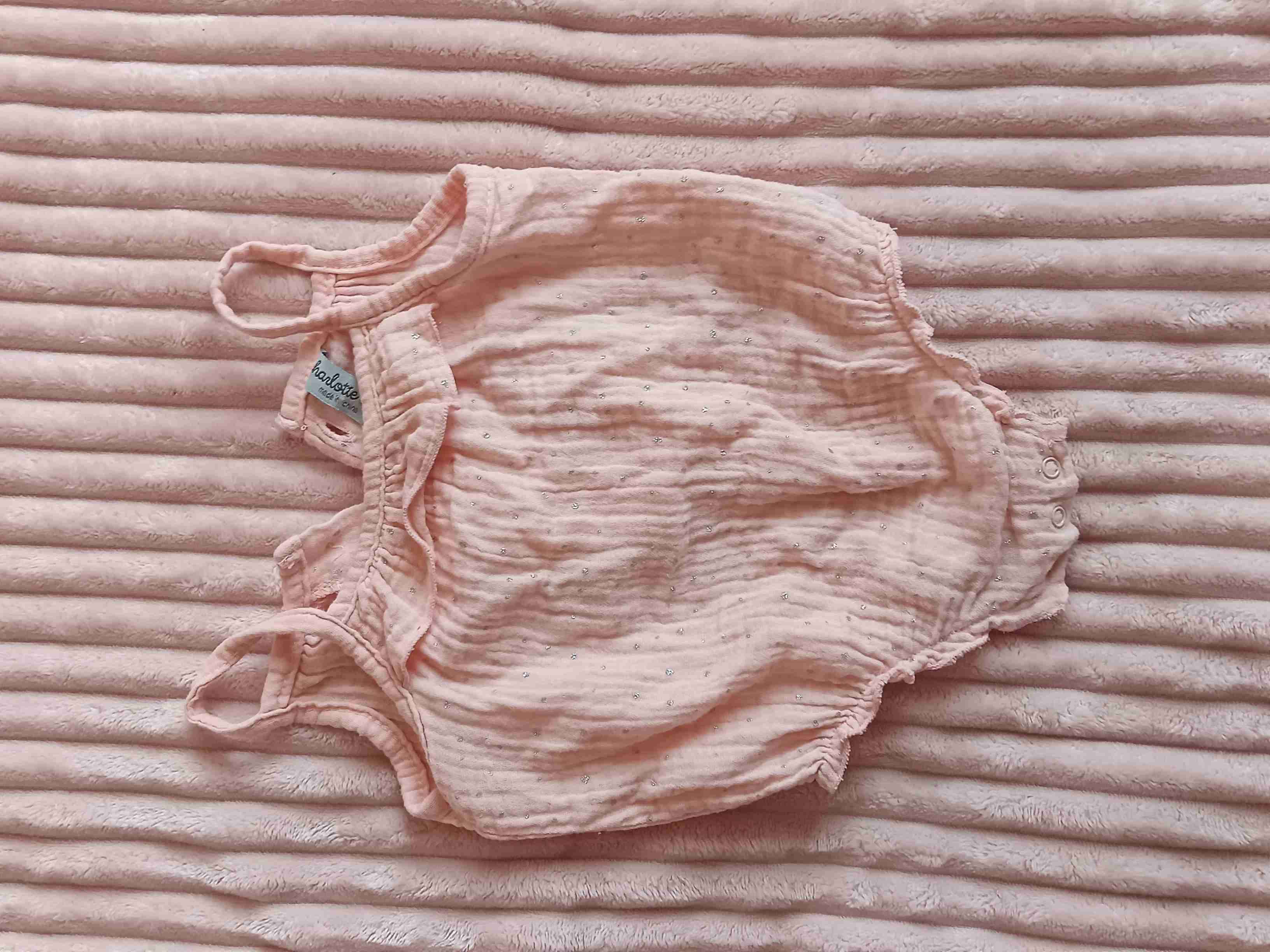 Enterito rosado para bebé