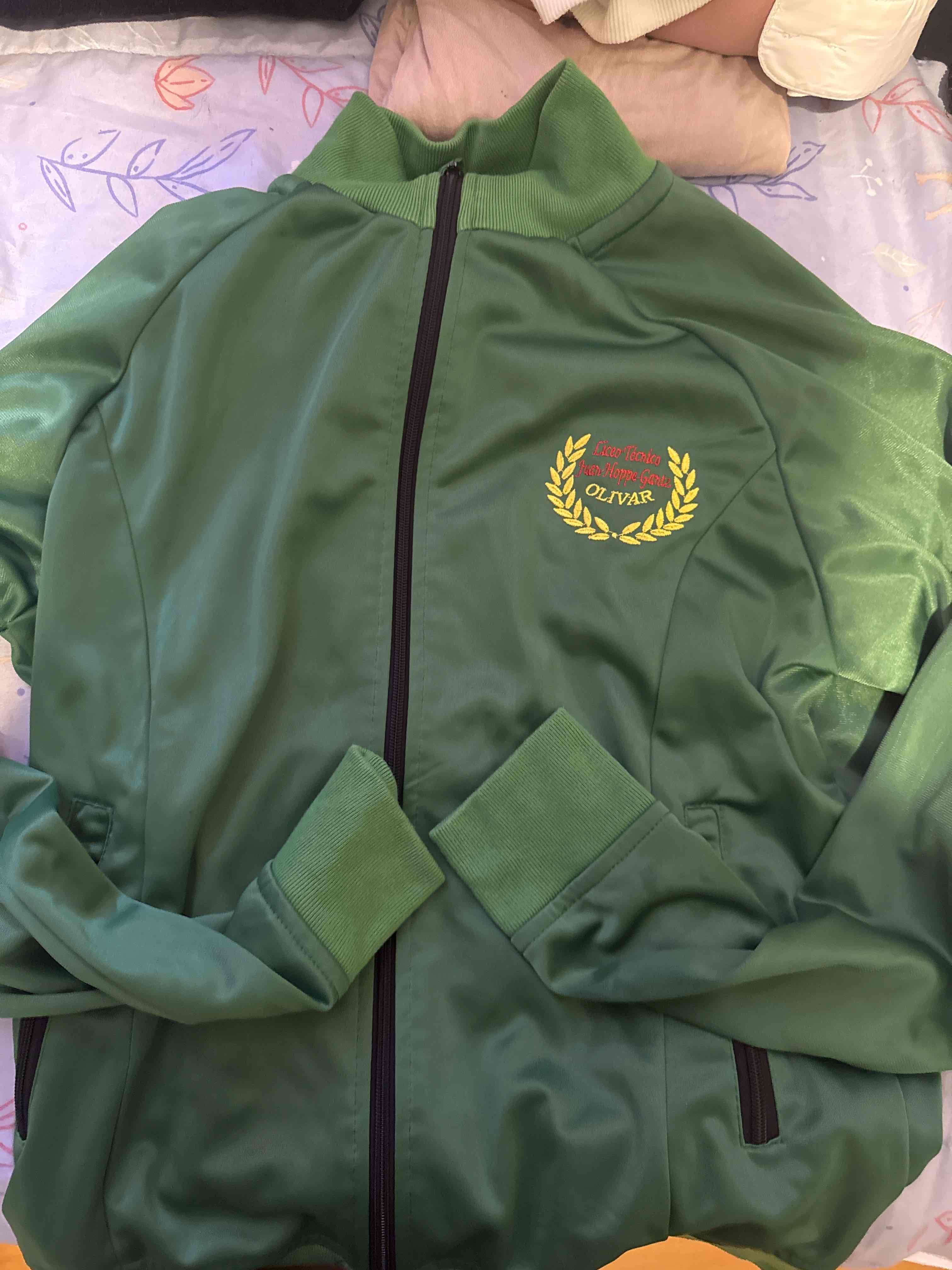 Chaqueta deportiva verde olivar