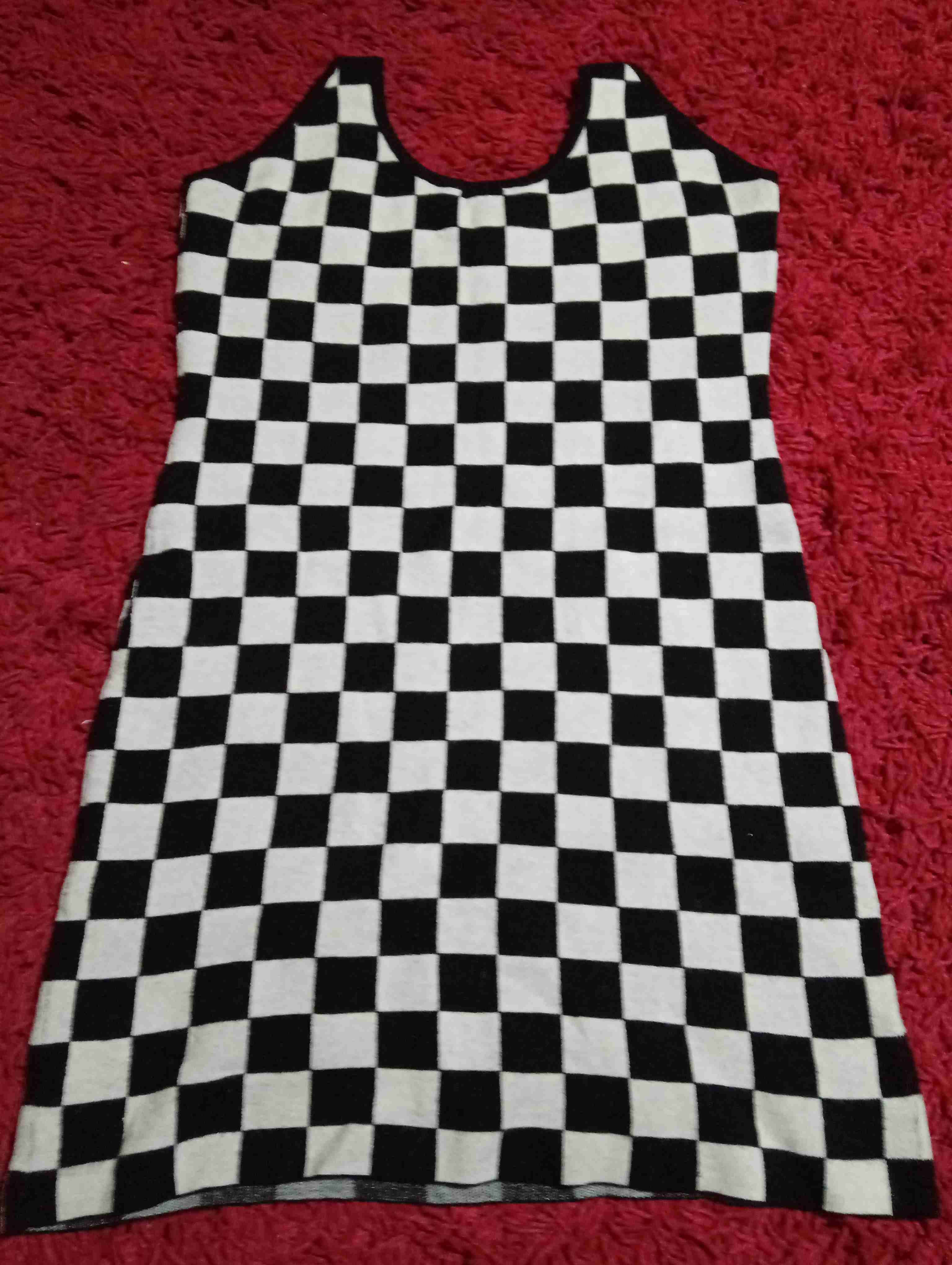 Vestido a cuadros blanco y negro
