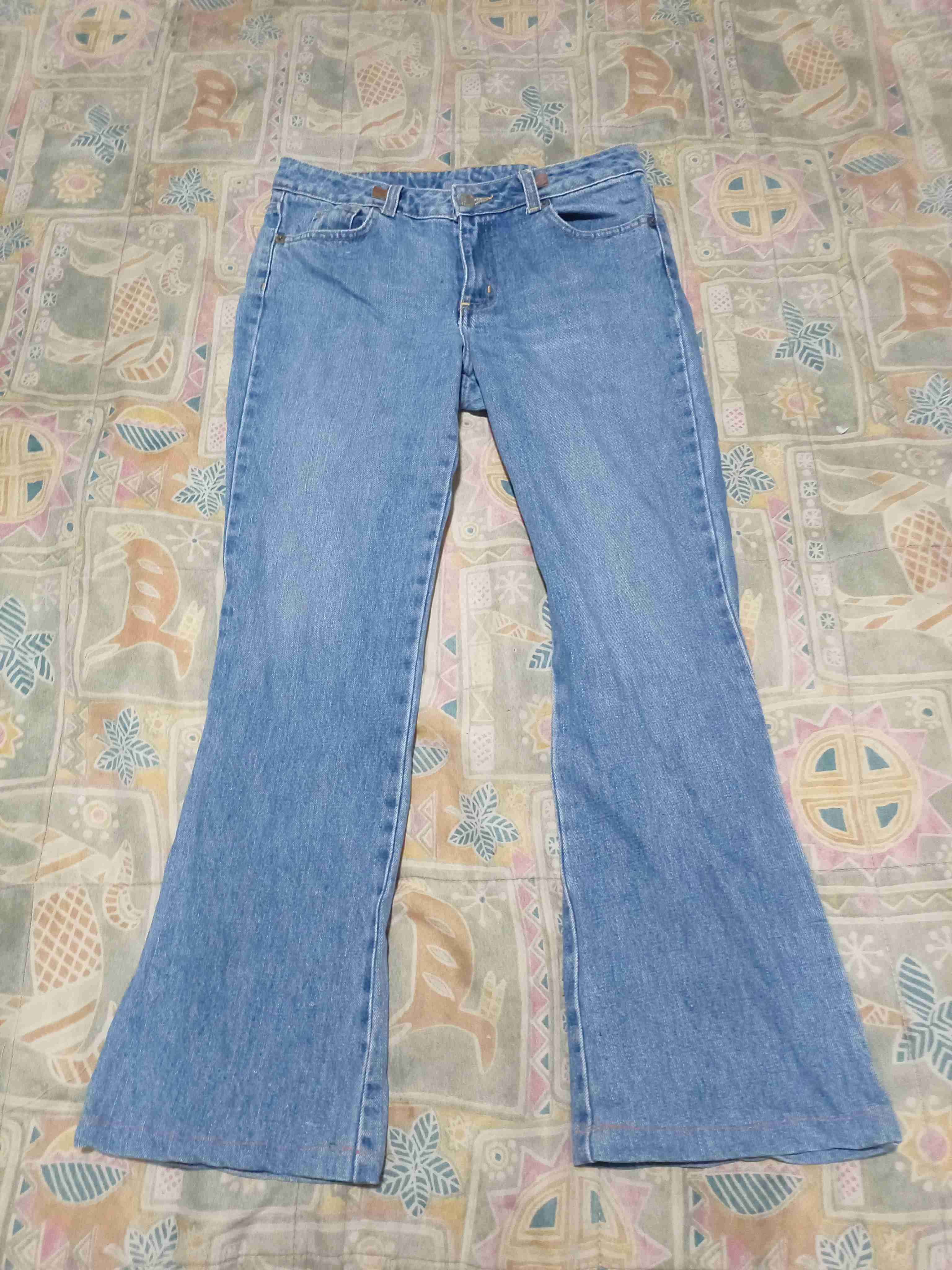 Jeans acampanados clásicos