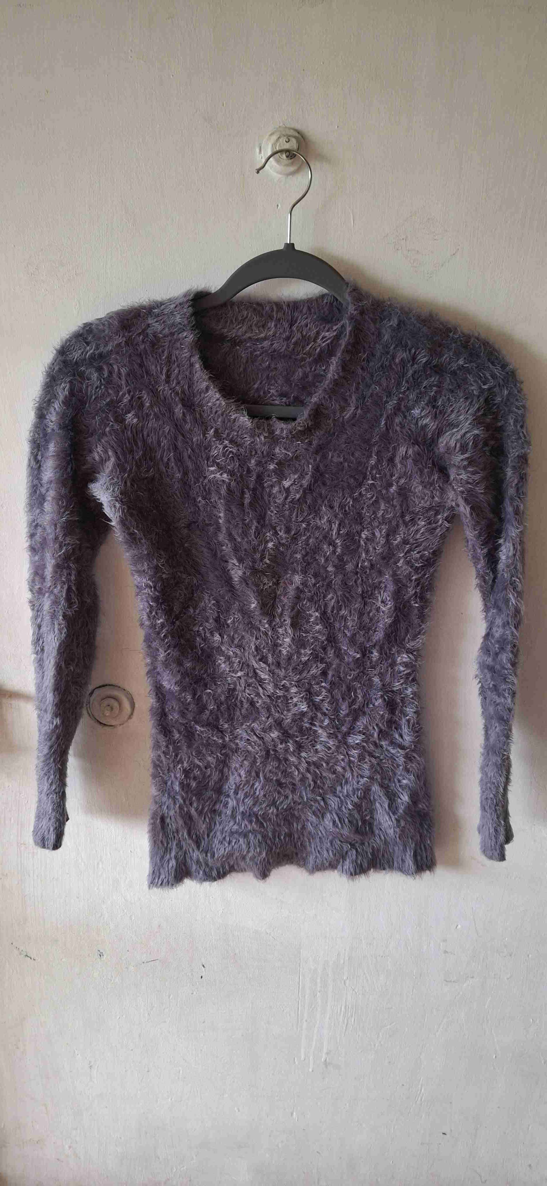 Suéter de lana púrpura