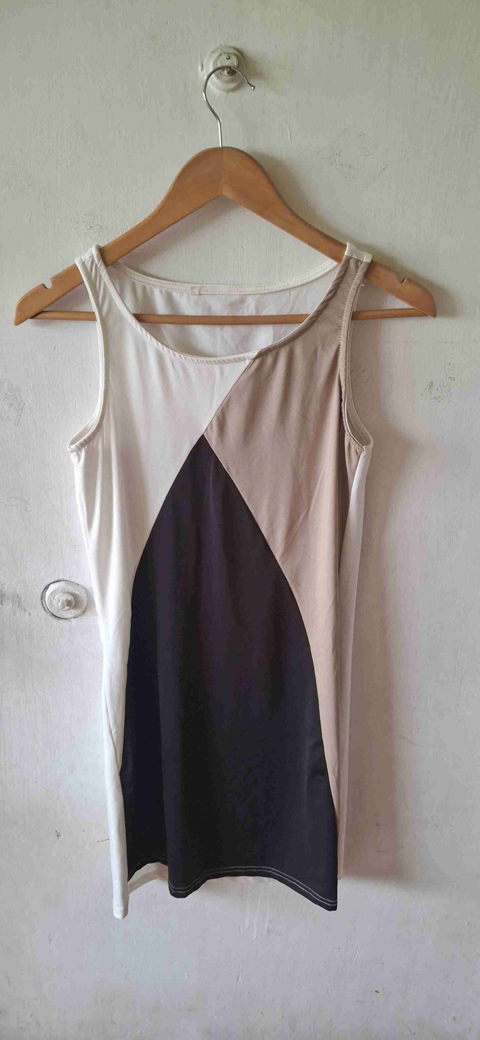 Vestido sin mangas tricolor