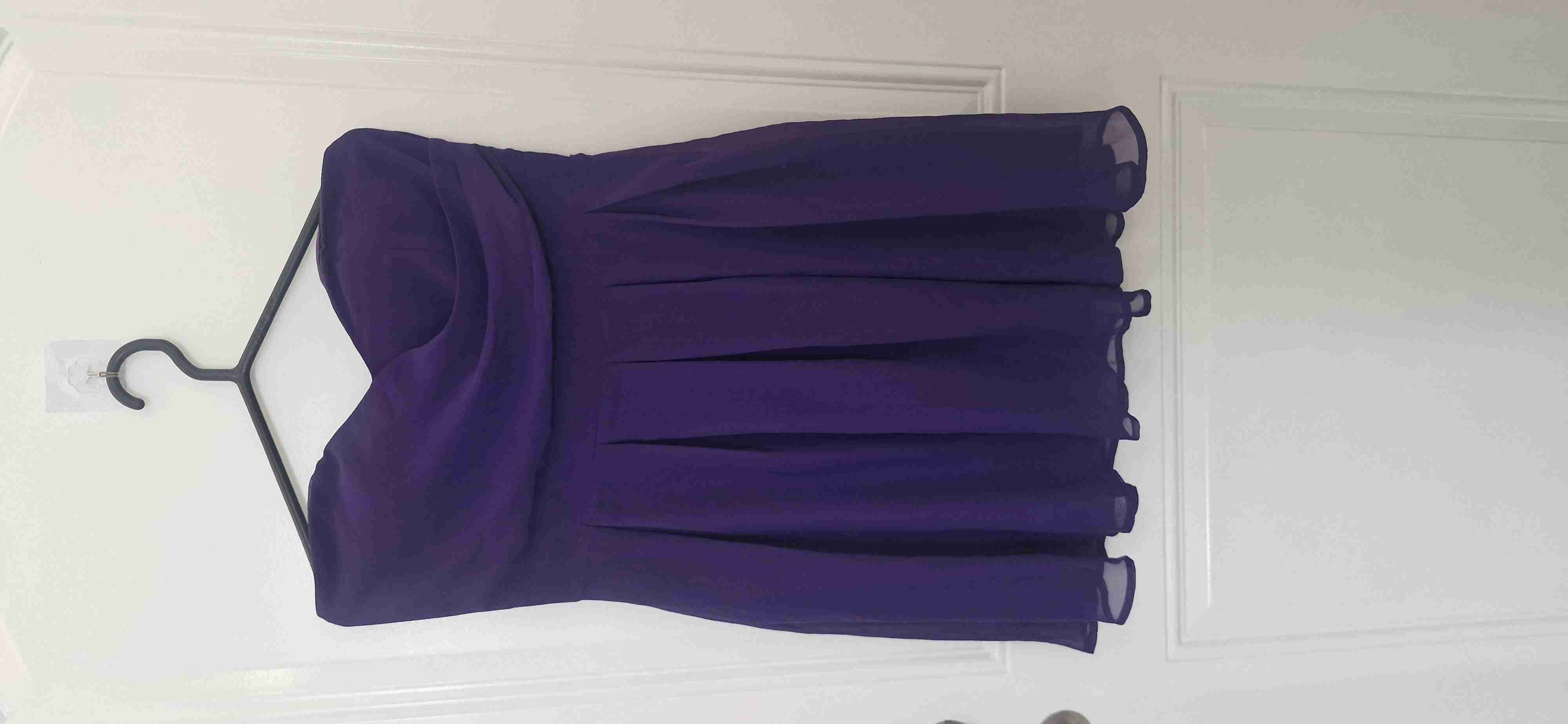 Vestido morado strapless