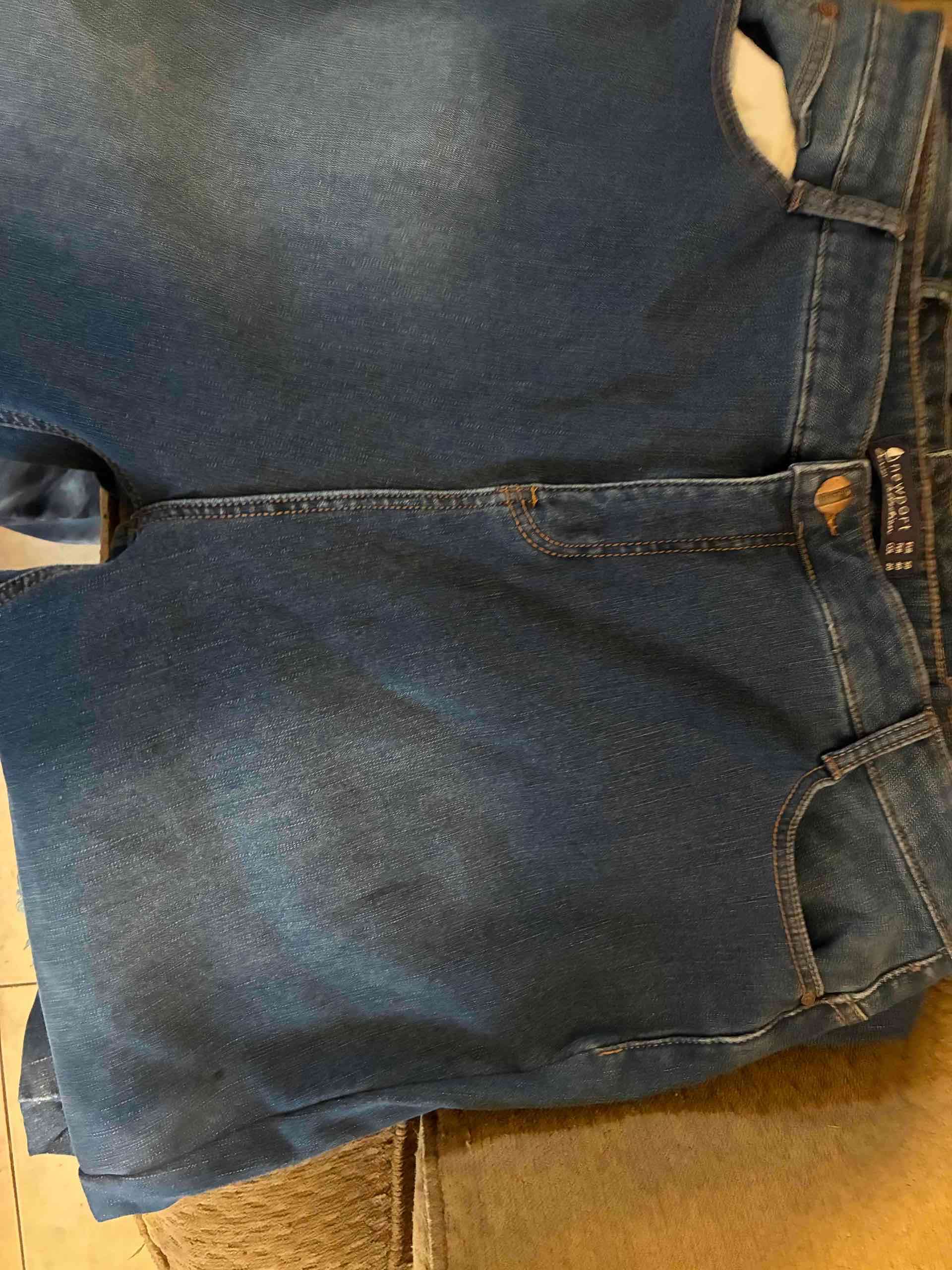 Jeans clásicos azul oscuro