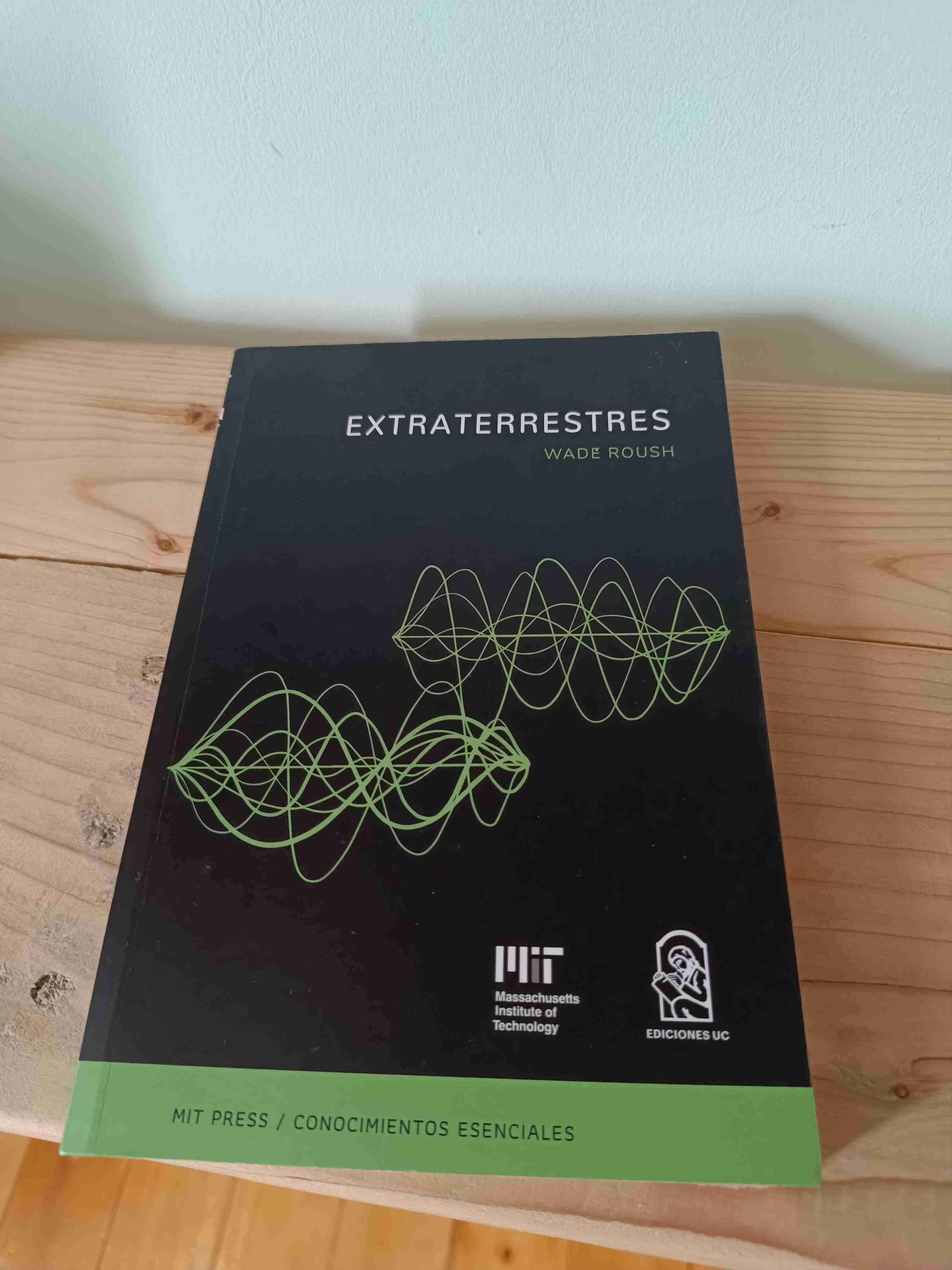 Libro 'Extraterrestres' por Wade Roush