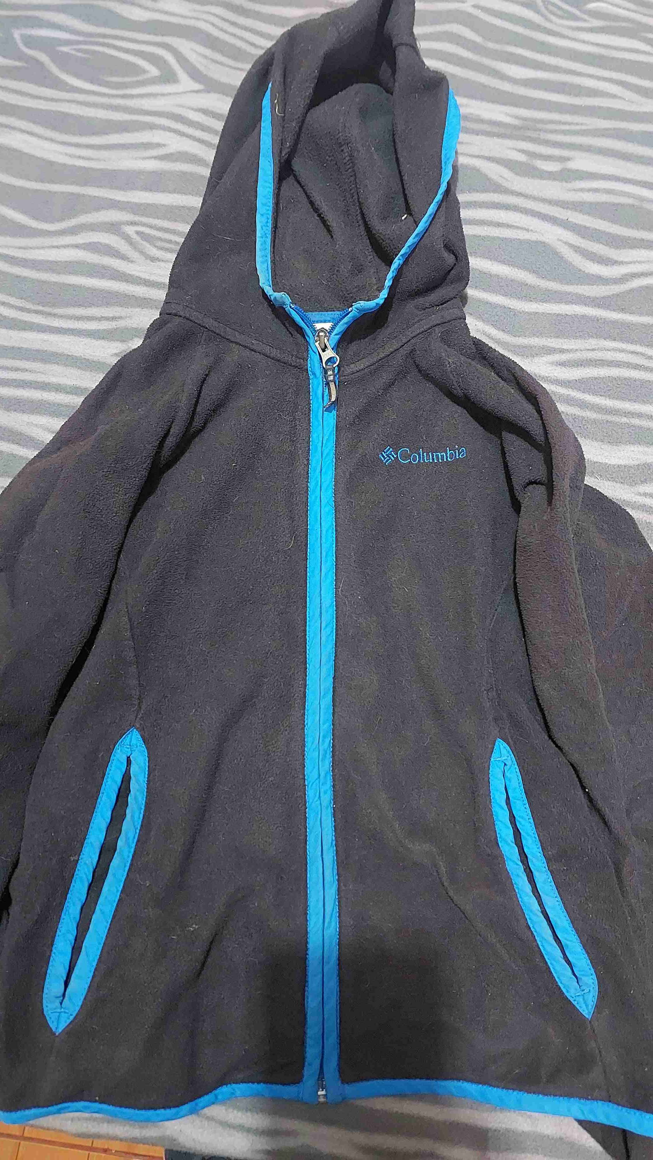 Polerón Columbia negro con azul