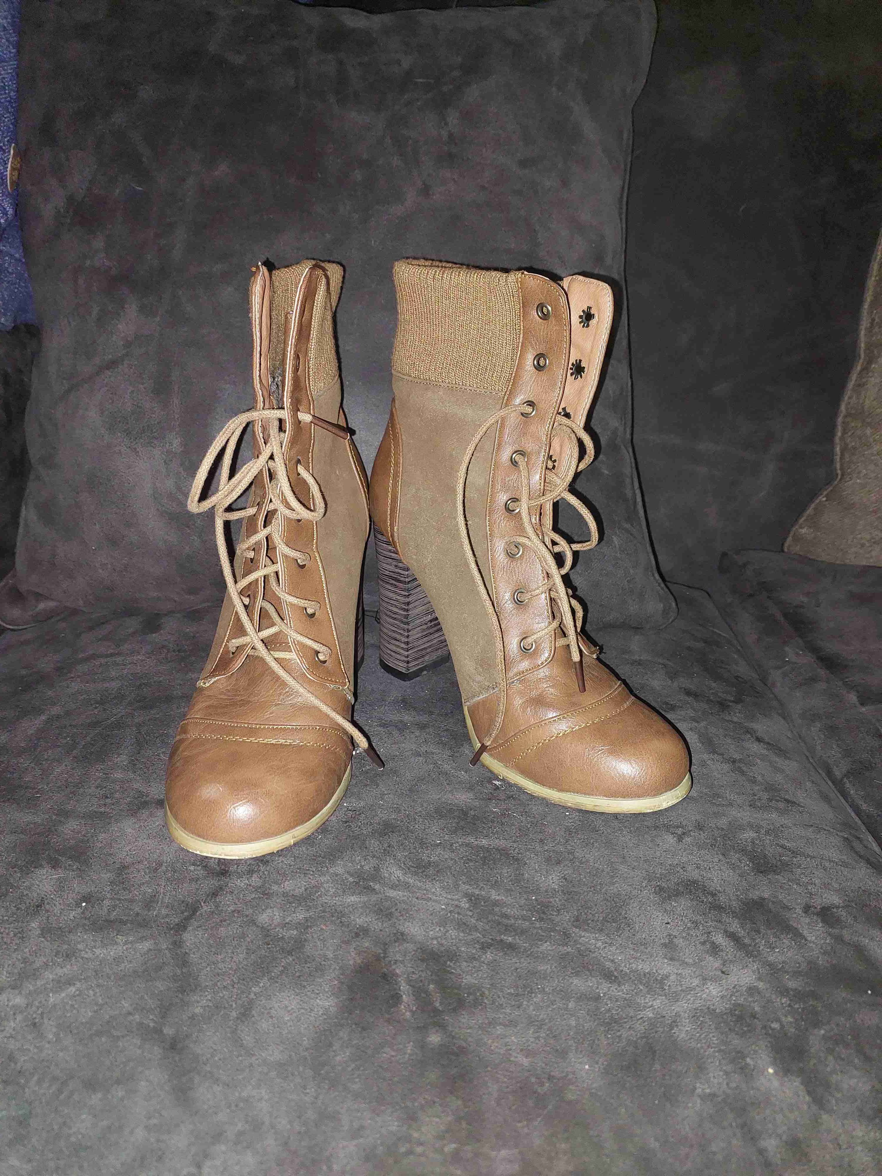 Botines de tacón marrones