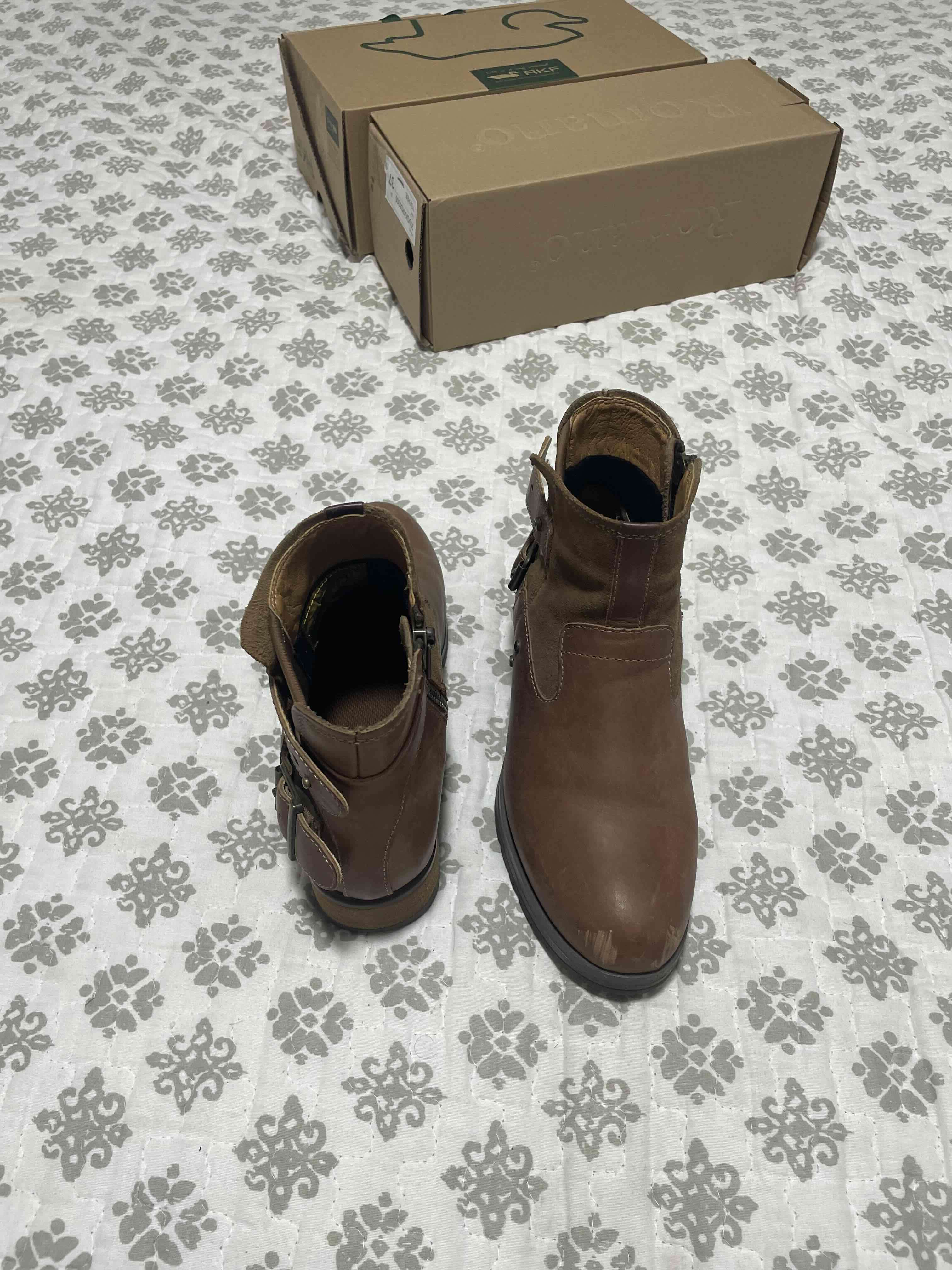 Botines de cuero marrón