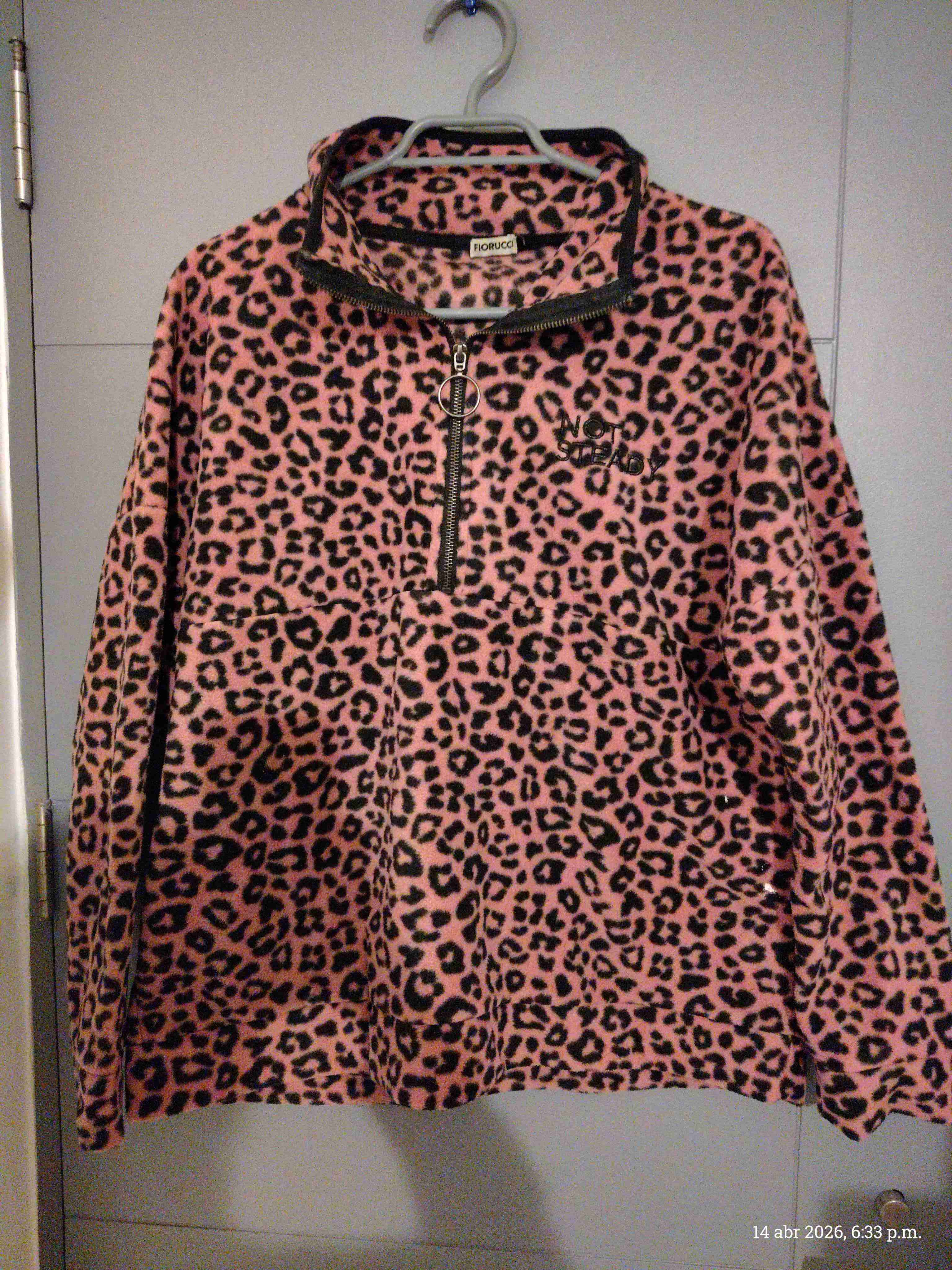 Polerón estampado animal print