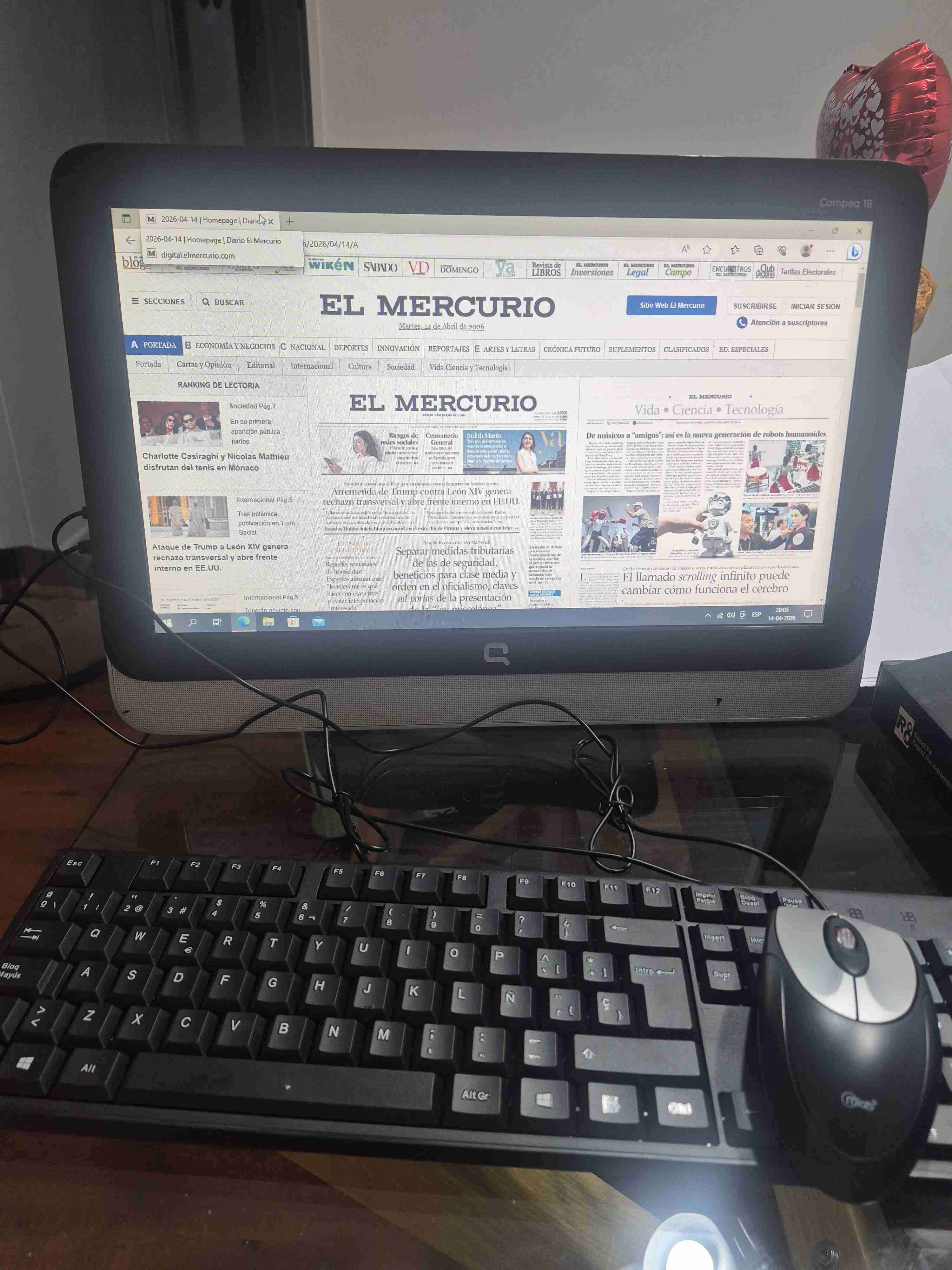 Computador de escritorio Compaq con monitor