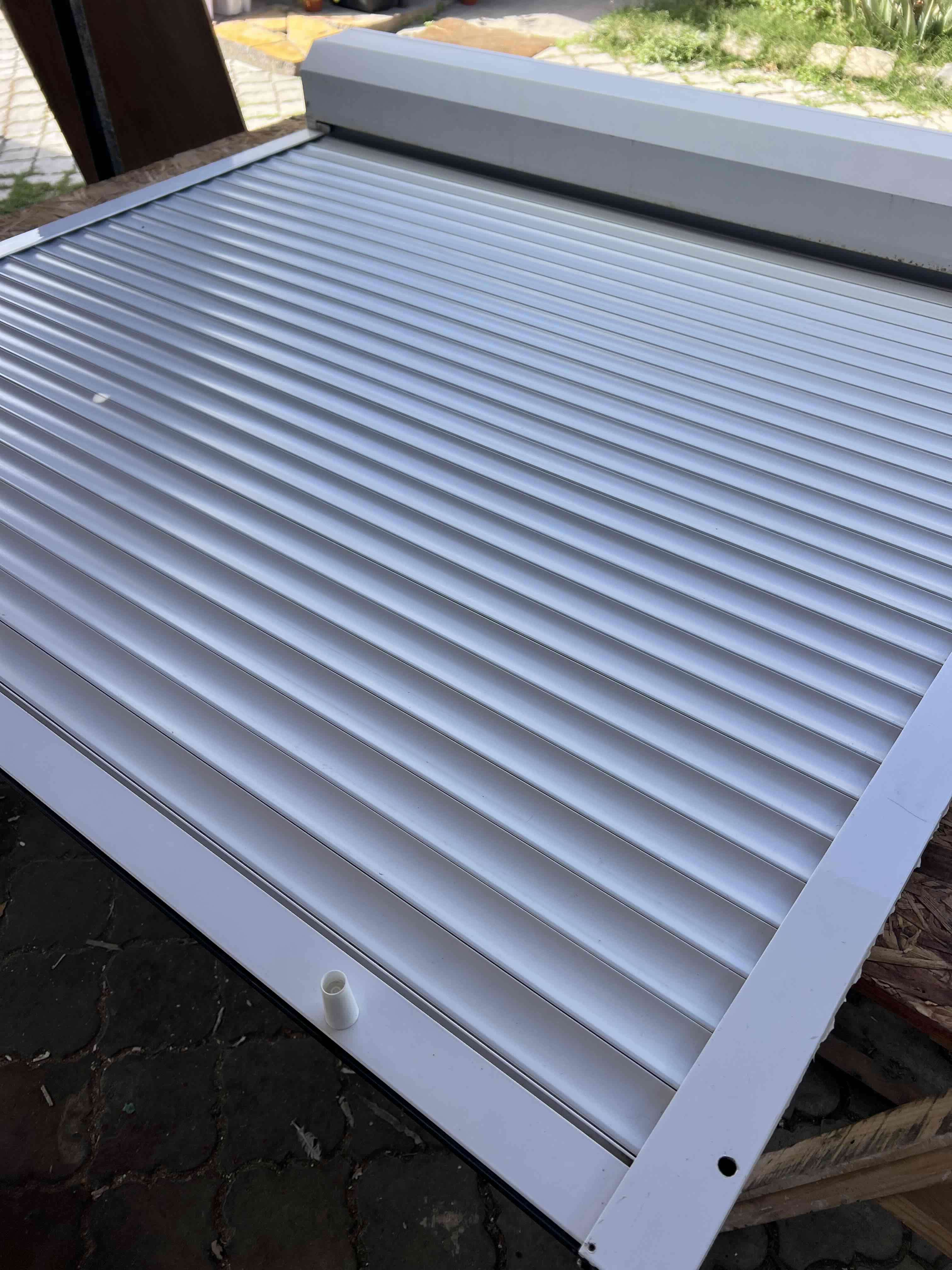 Persiana de seguridad para ventanas en aluminio