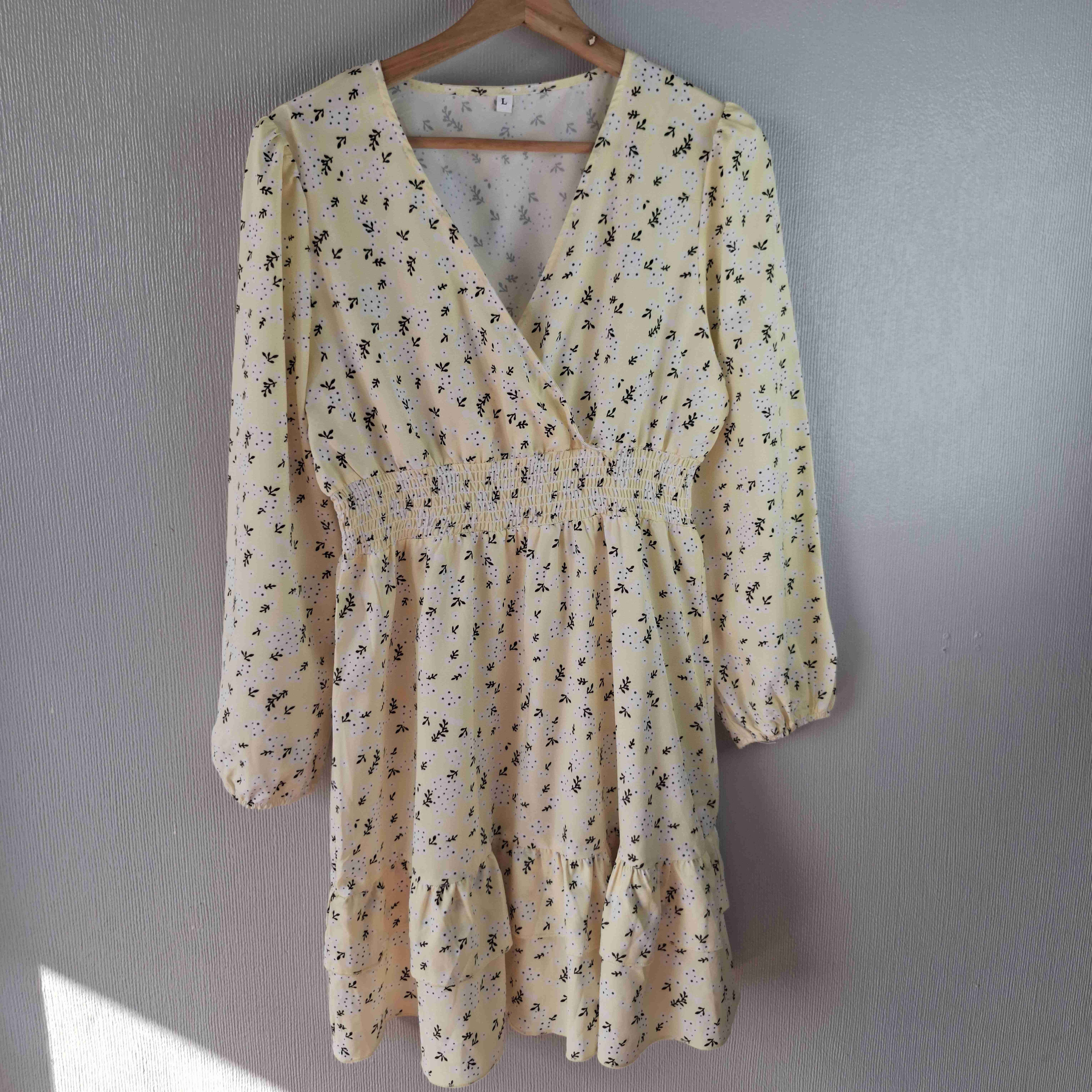 Vestido  amarillo floral con mangas