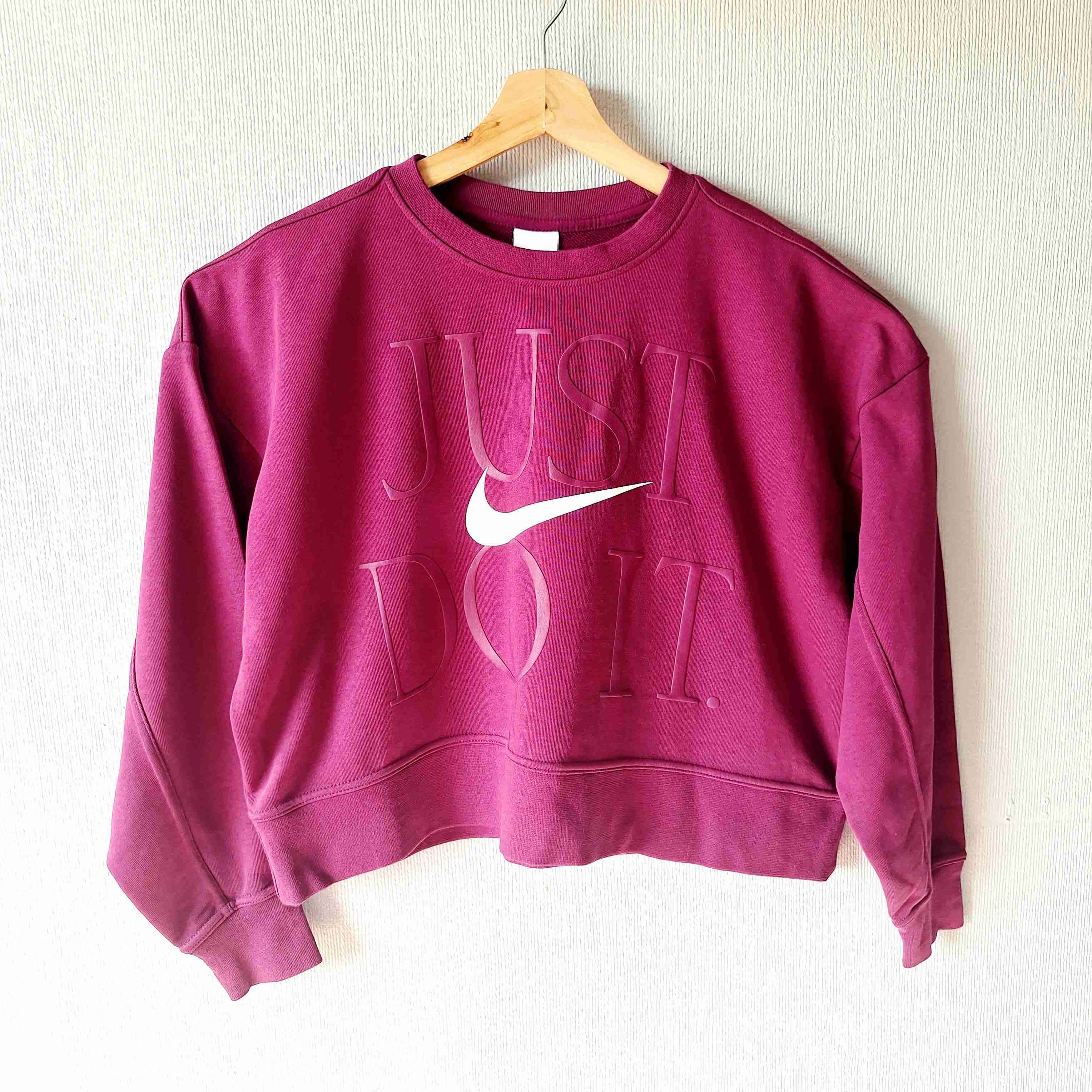 Polerón Nike original  morado con logo