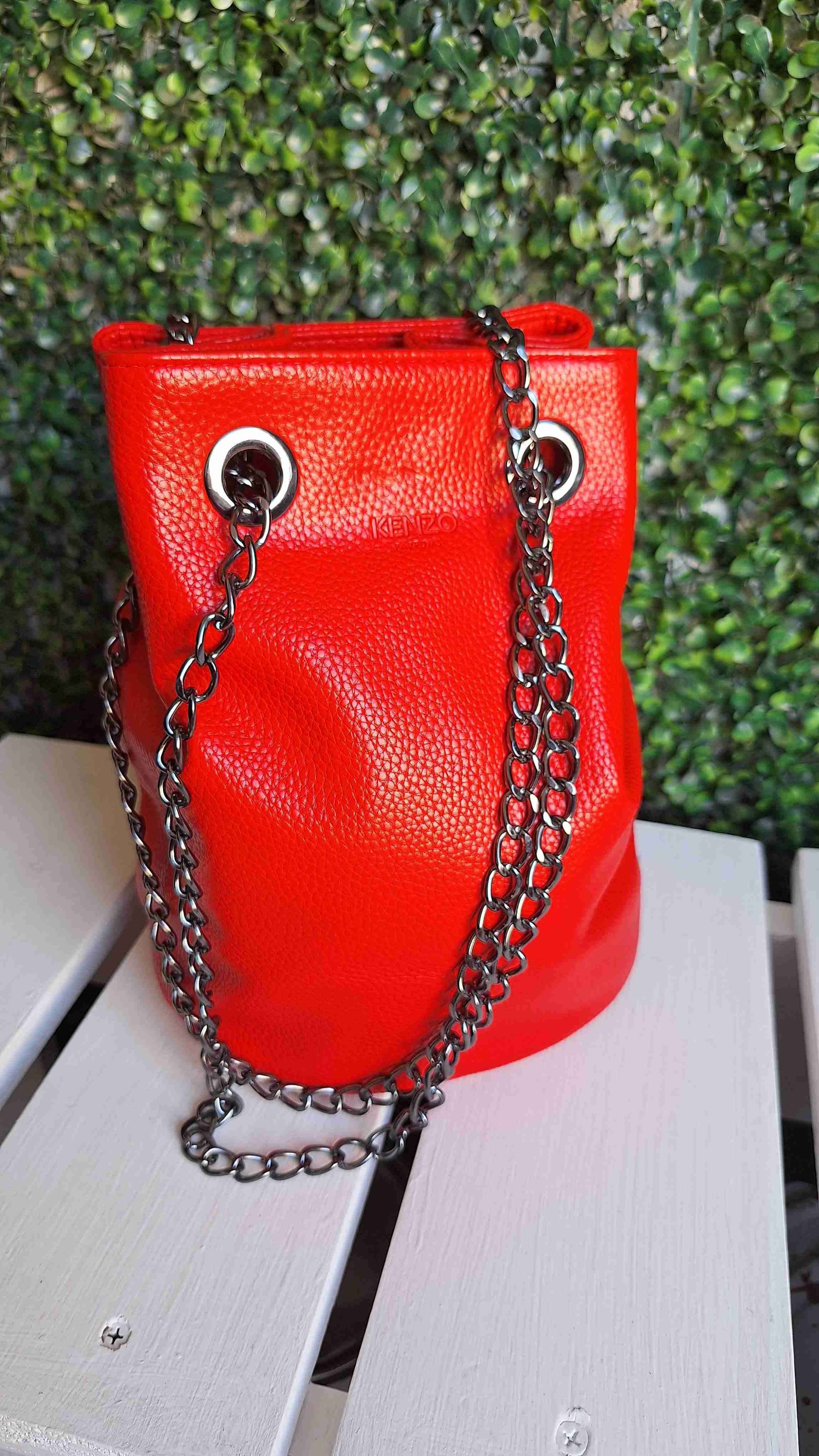 Bolso de mano kenzo rojo de ecocuero con cadena