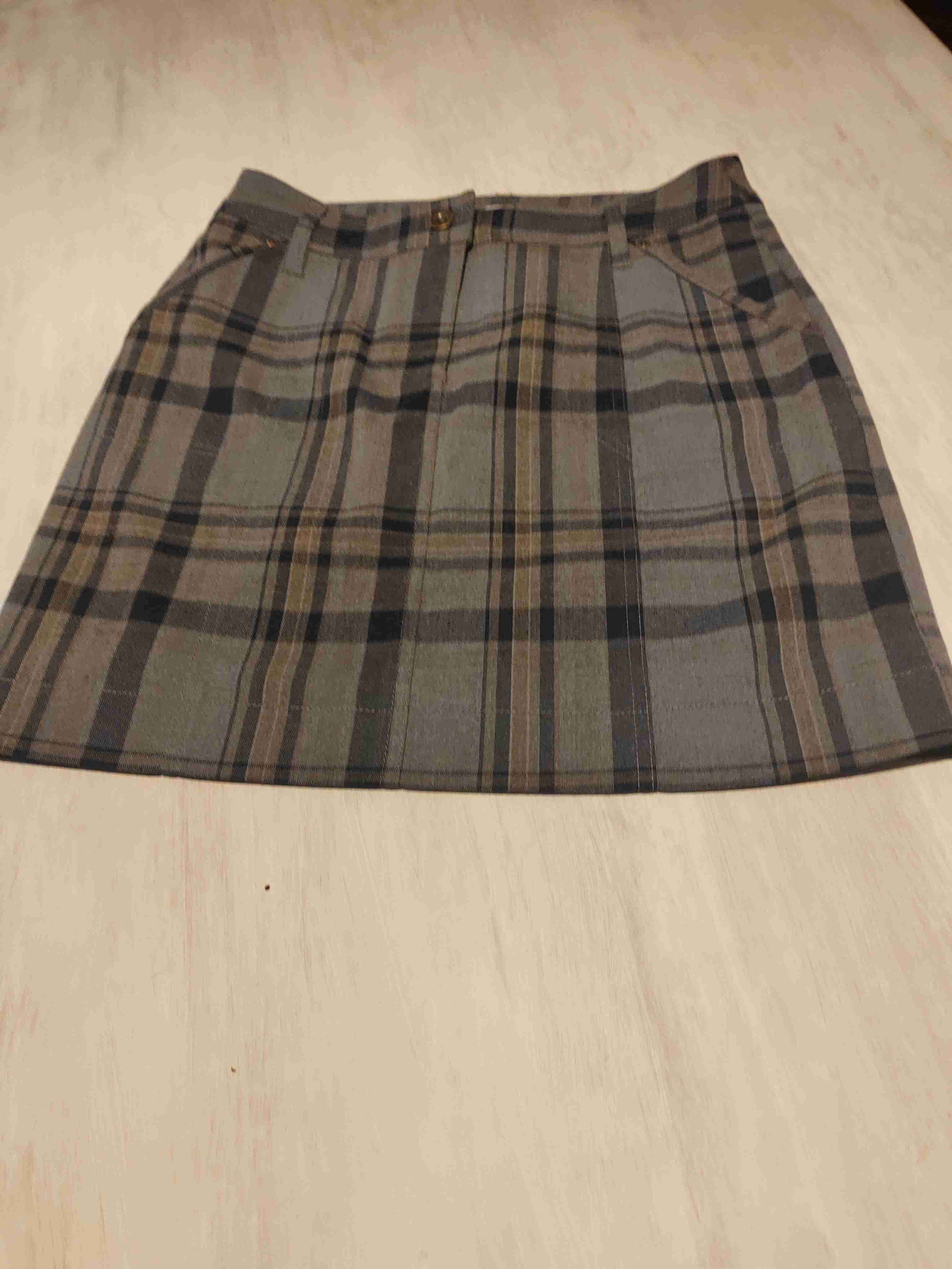 Falda a cuadros elegante