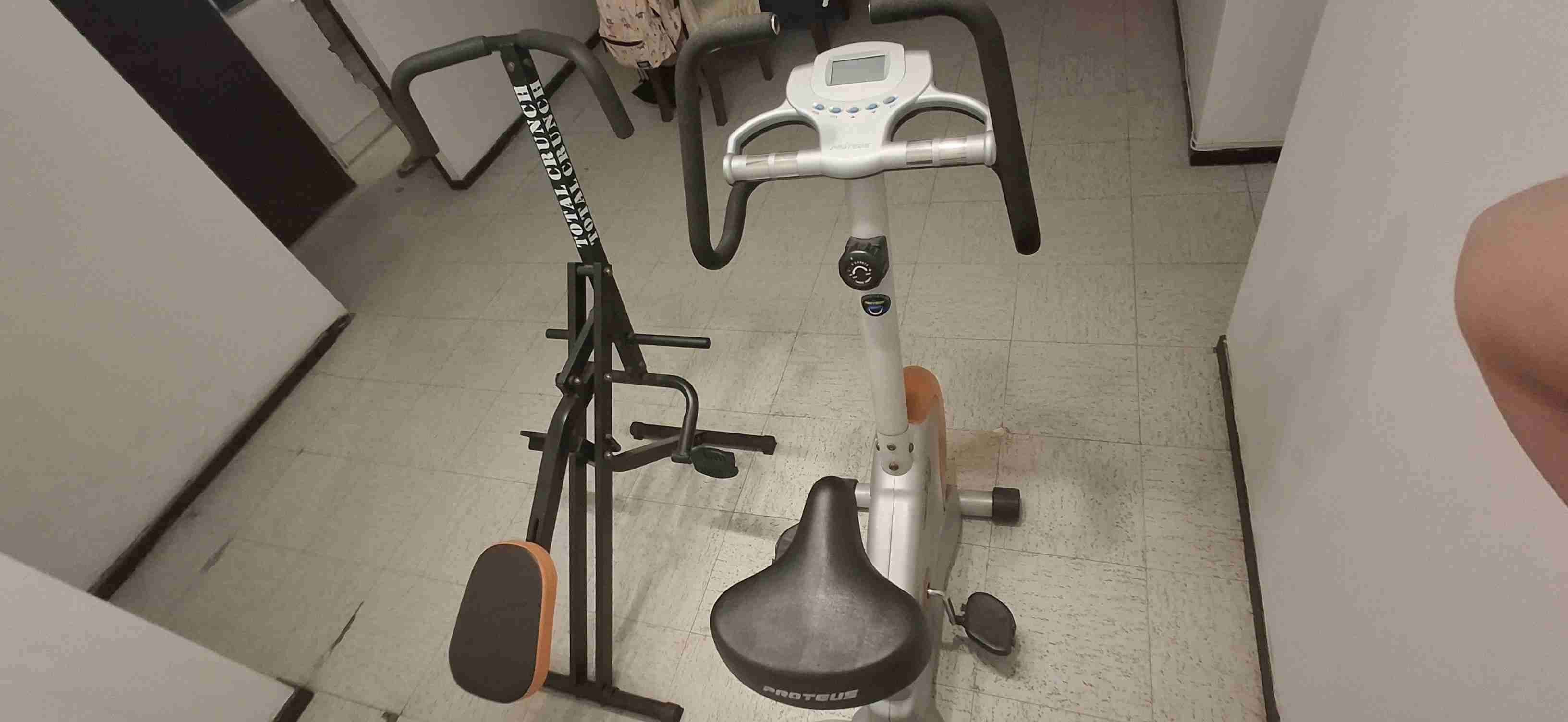 Bicicleta estática +Total Crunch