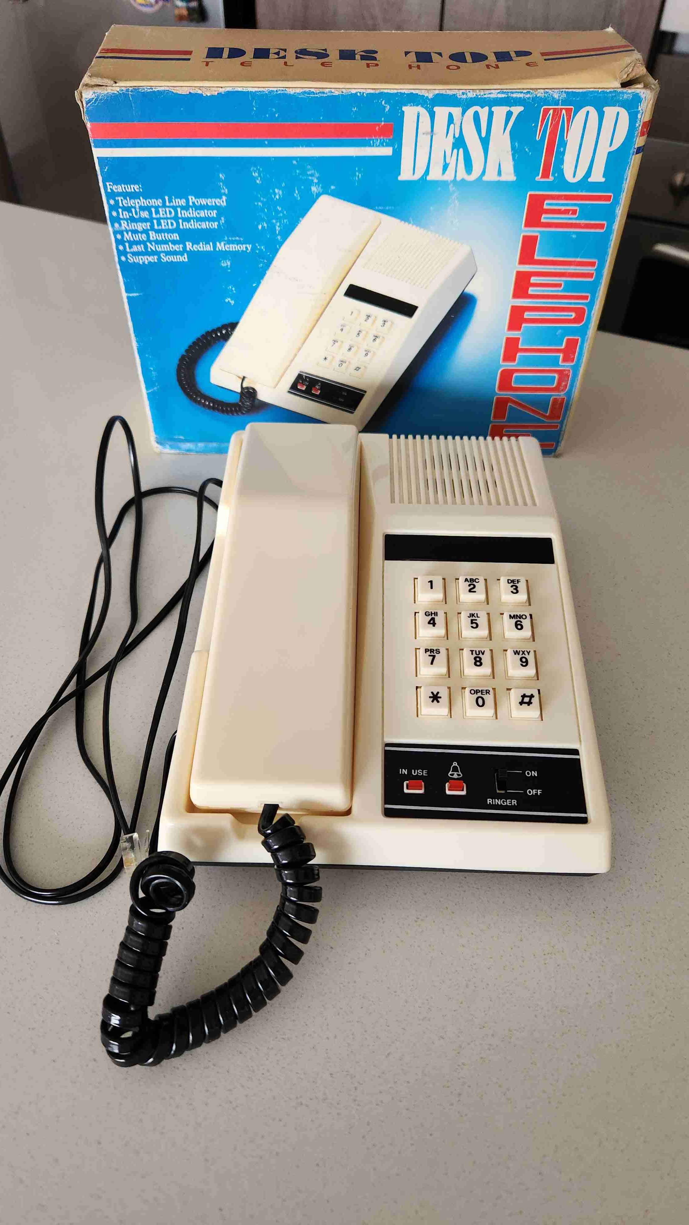 Teléfono de escritorio vintage