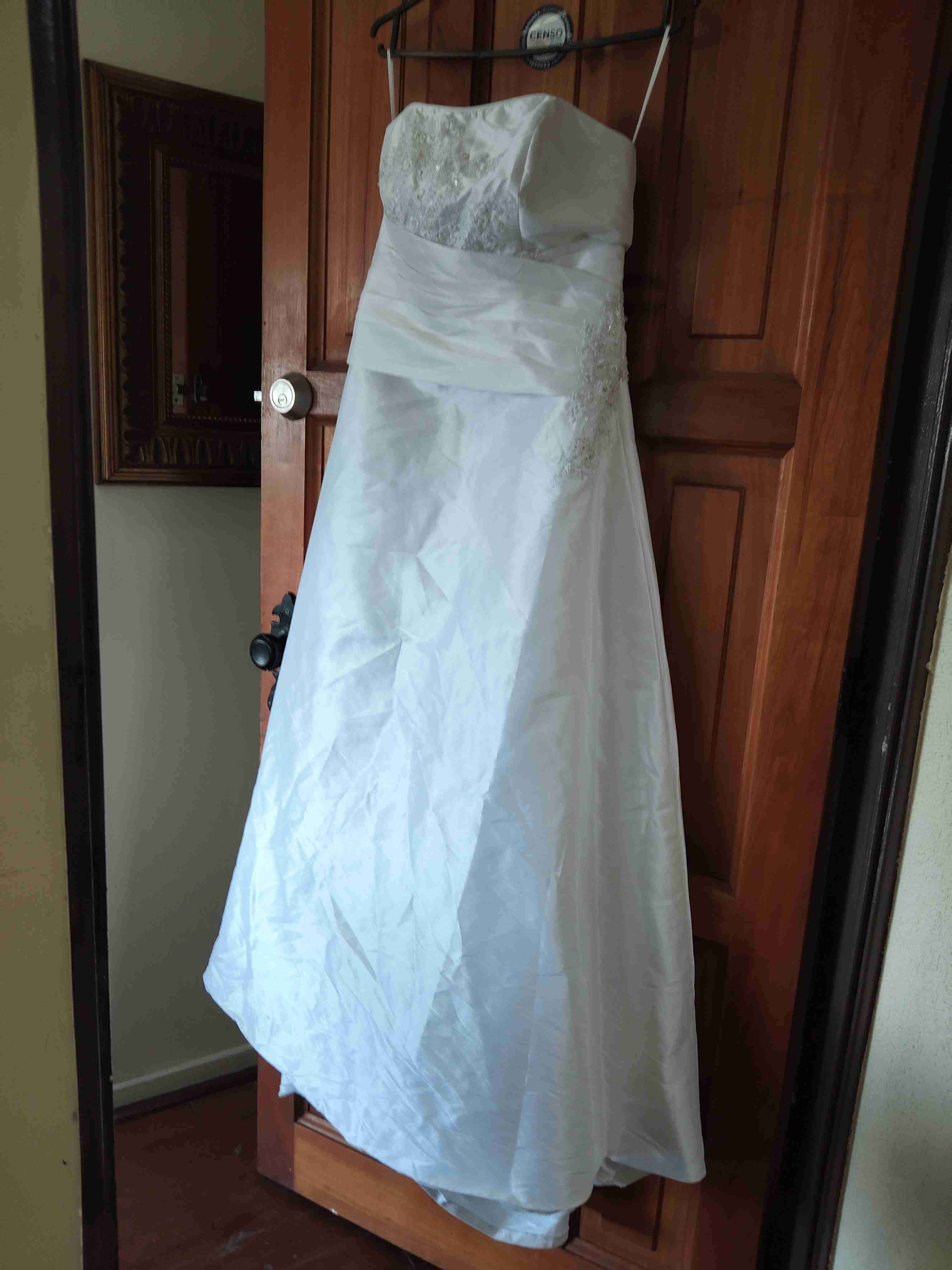 Vestido de novia blanco strapless