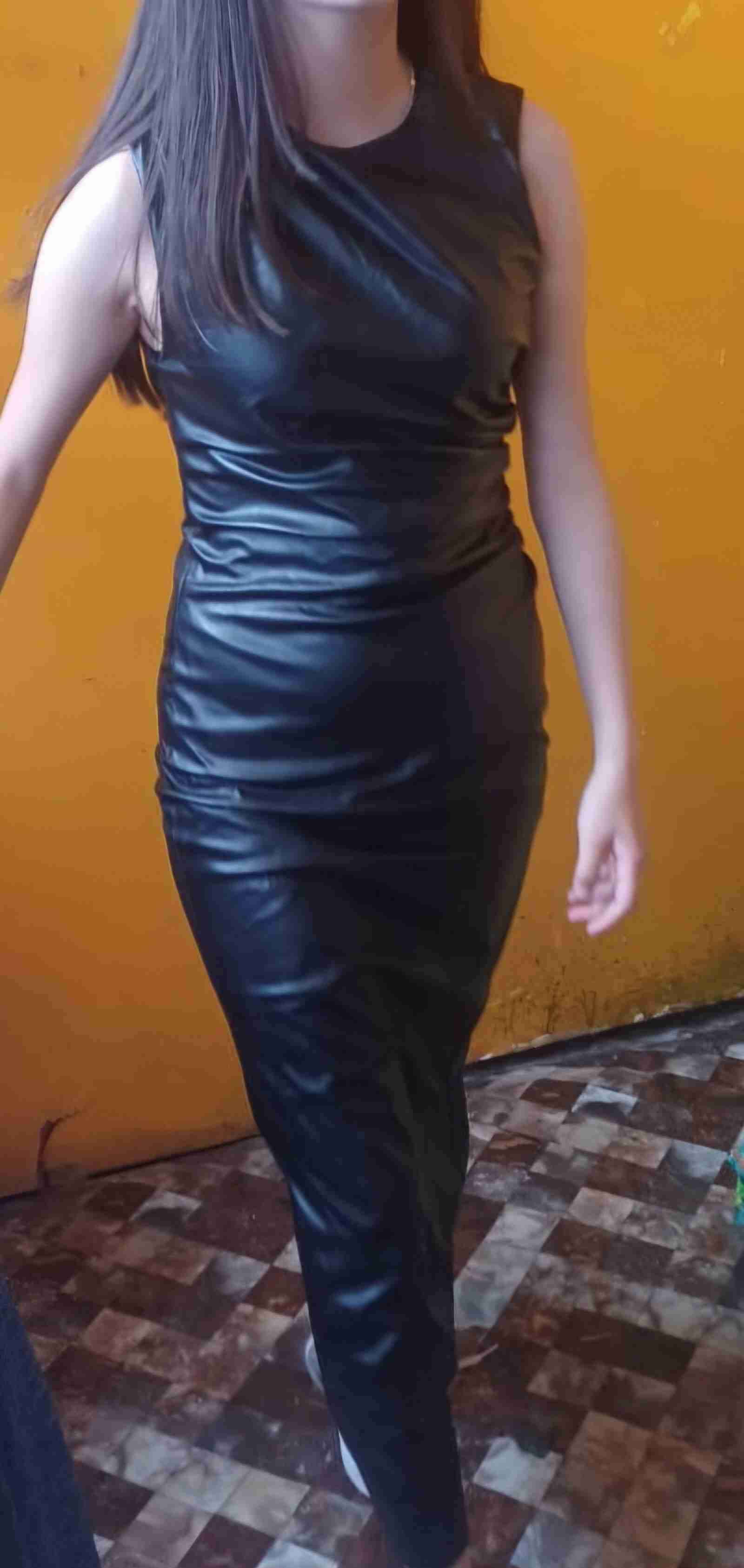 Vestido negro ajustado