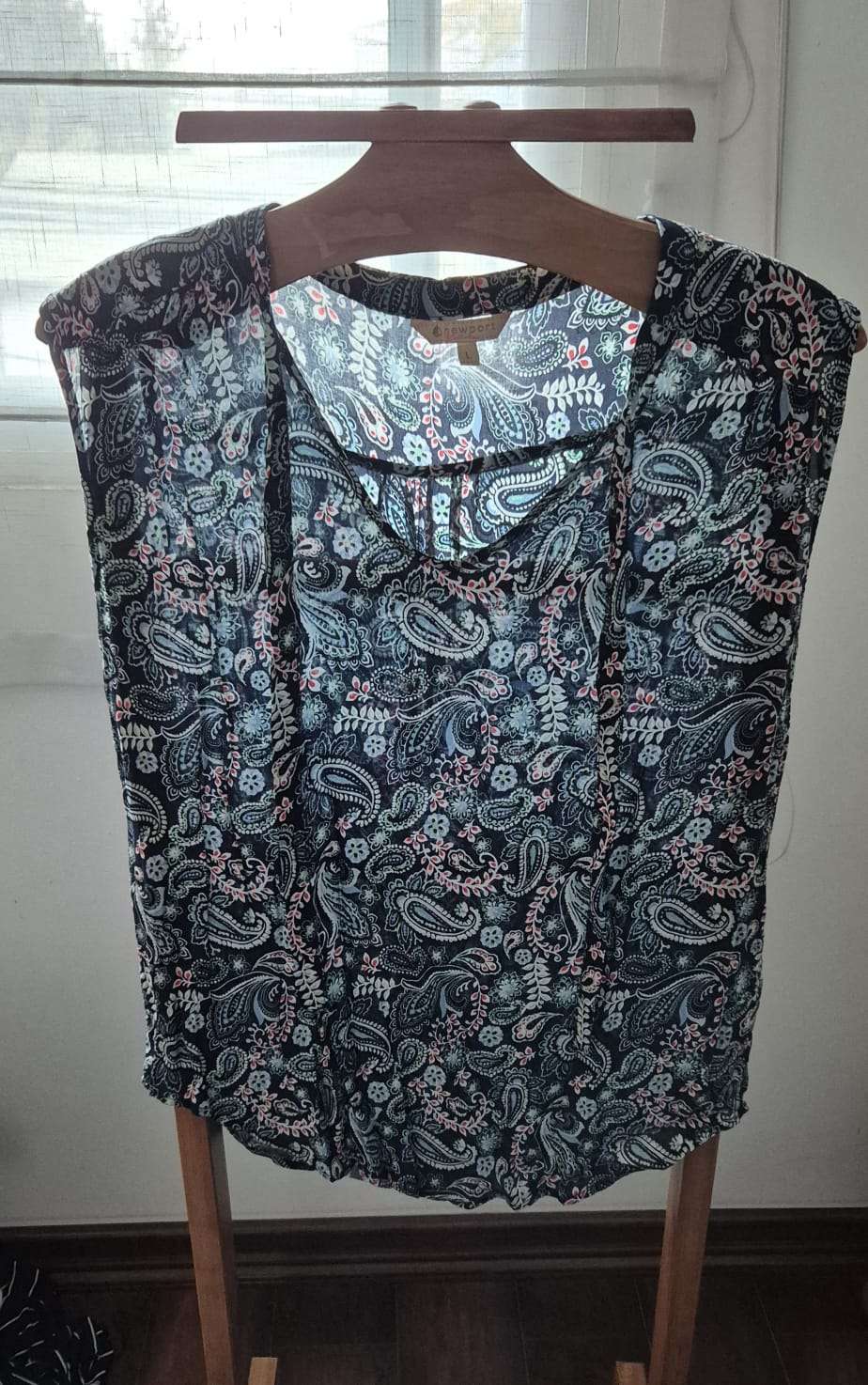 Blusa estampada azul floreada