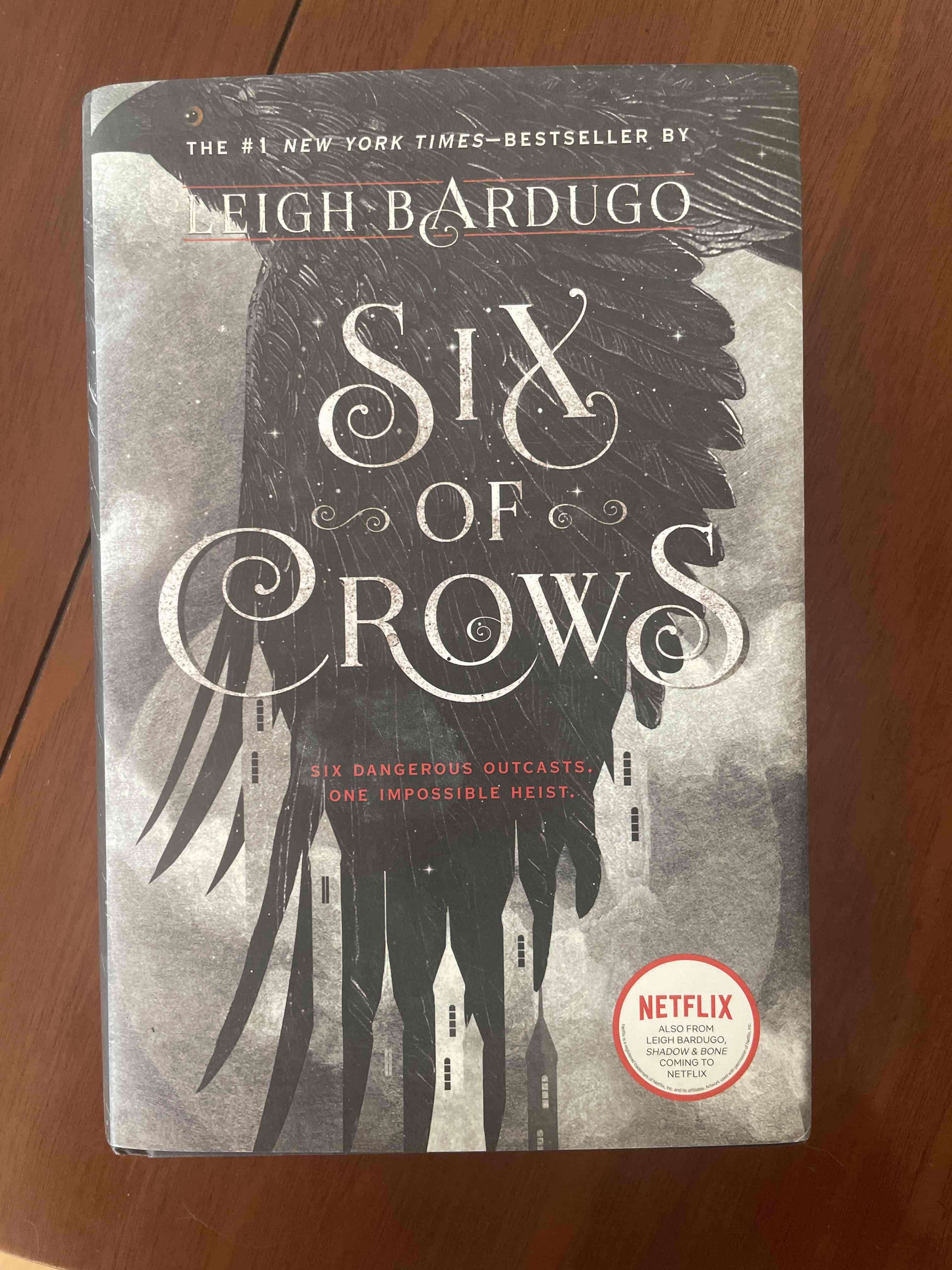 Libro Six of Crows de Leigh Bardugo