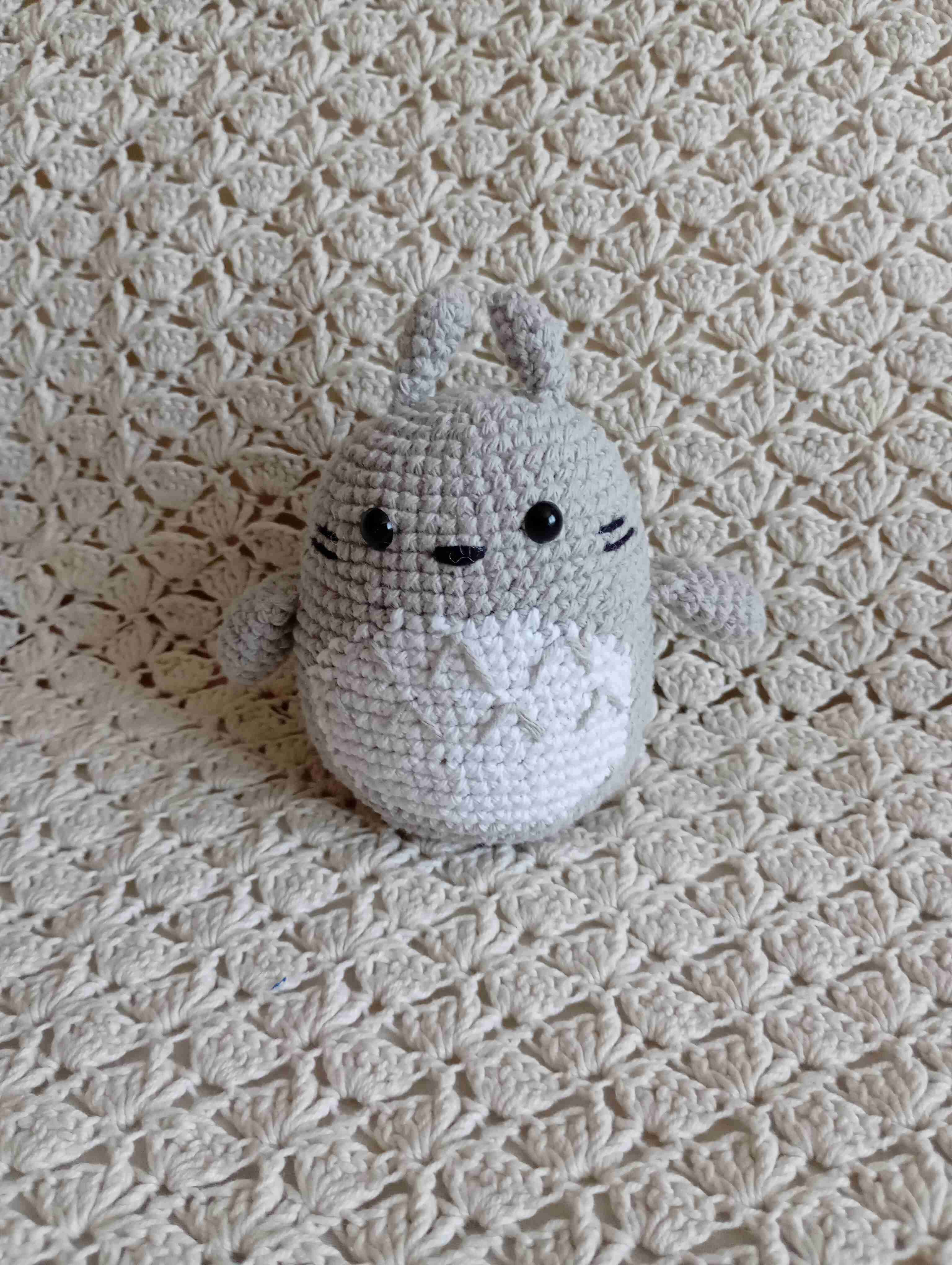 Peluche amigurumi Totoro gris